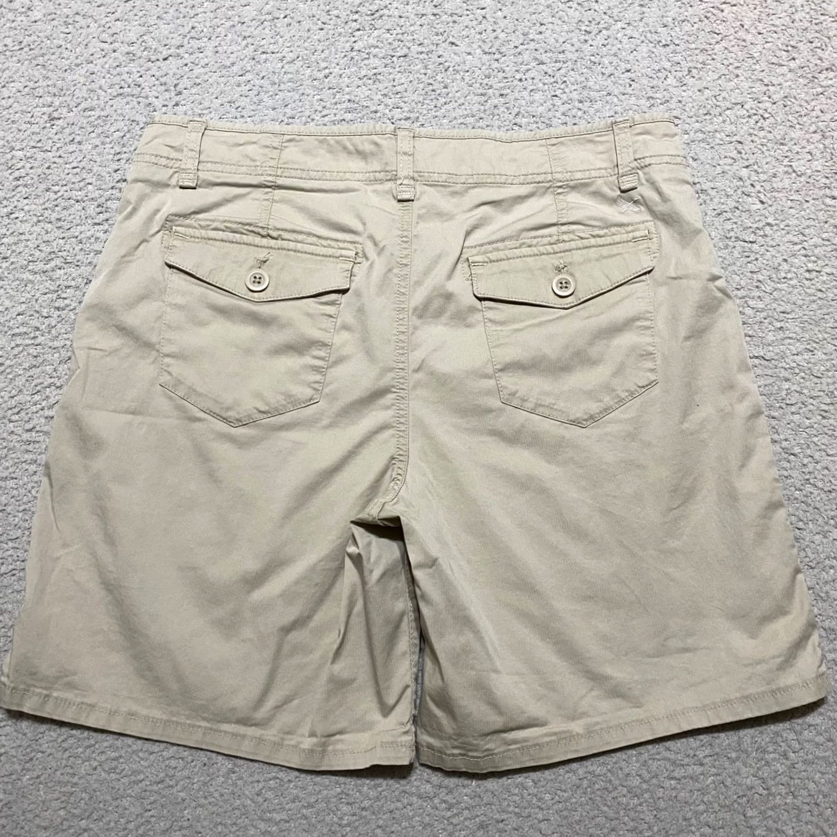 Eddie Bauer Eddie Bauer Shorts Womens sz 6 Khaki Beige Bermuda Outdoor Walking Inseam 7" Size 28" / US 6 / IT 42 - 2 Thumbnail