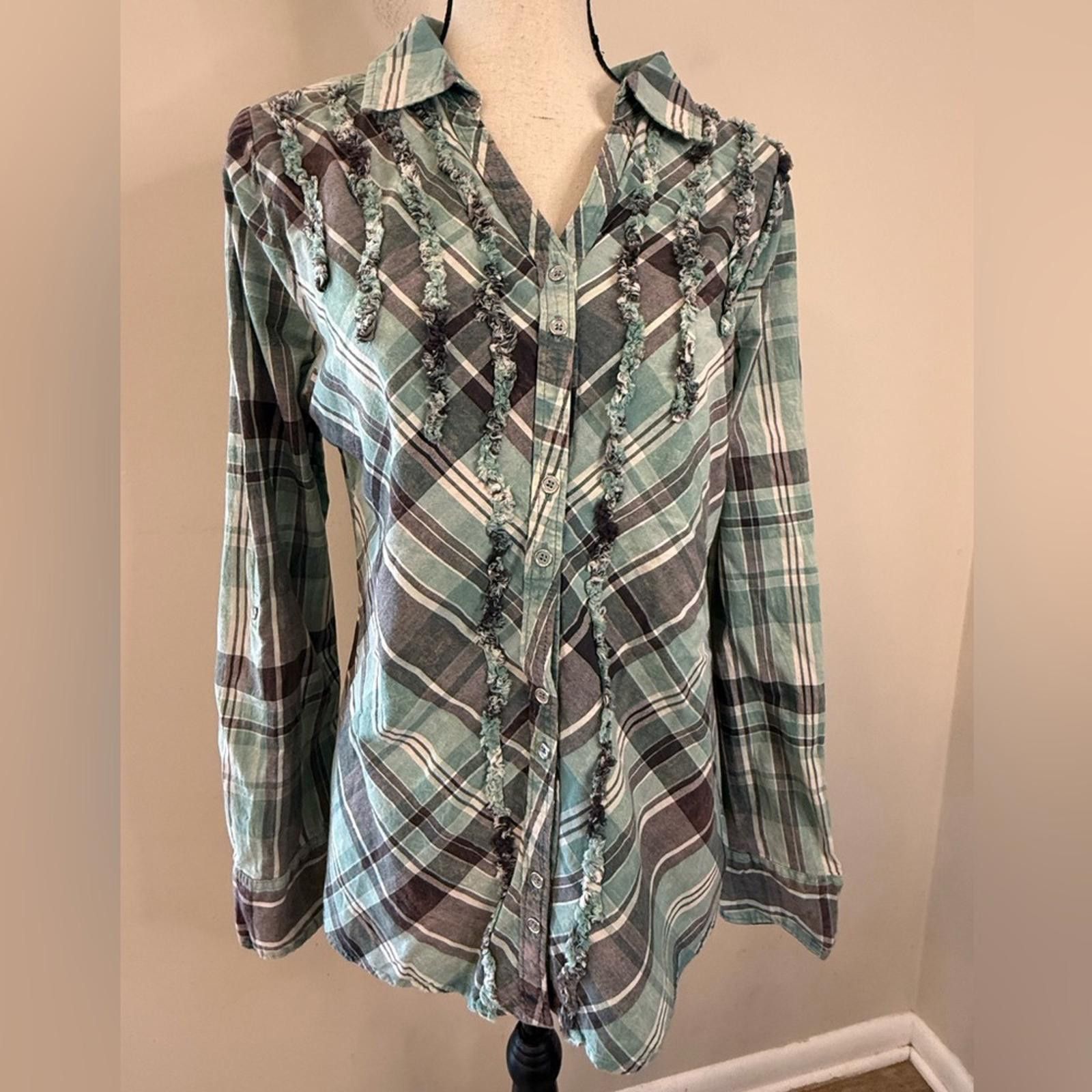 Other Overdrive western V neck ruffled button up shirt SZ LG Size L / US 10 / IT 46 - 1 Thumbnail