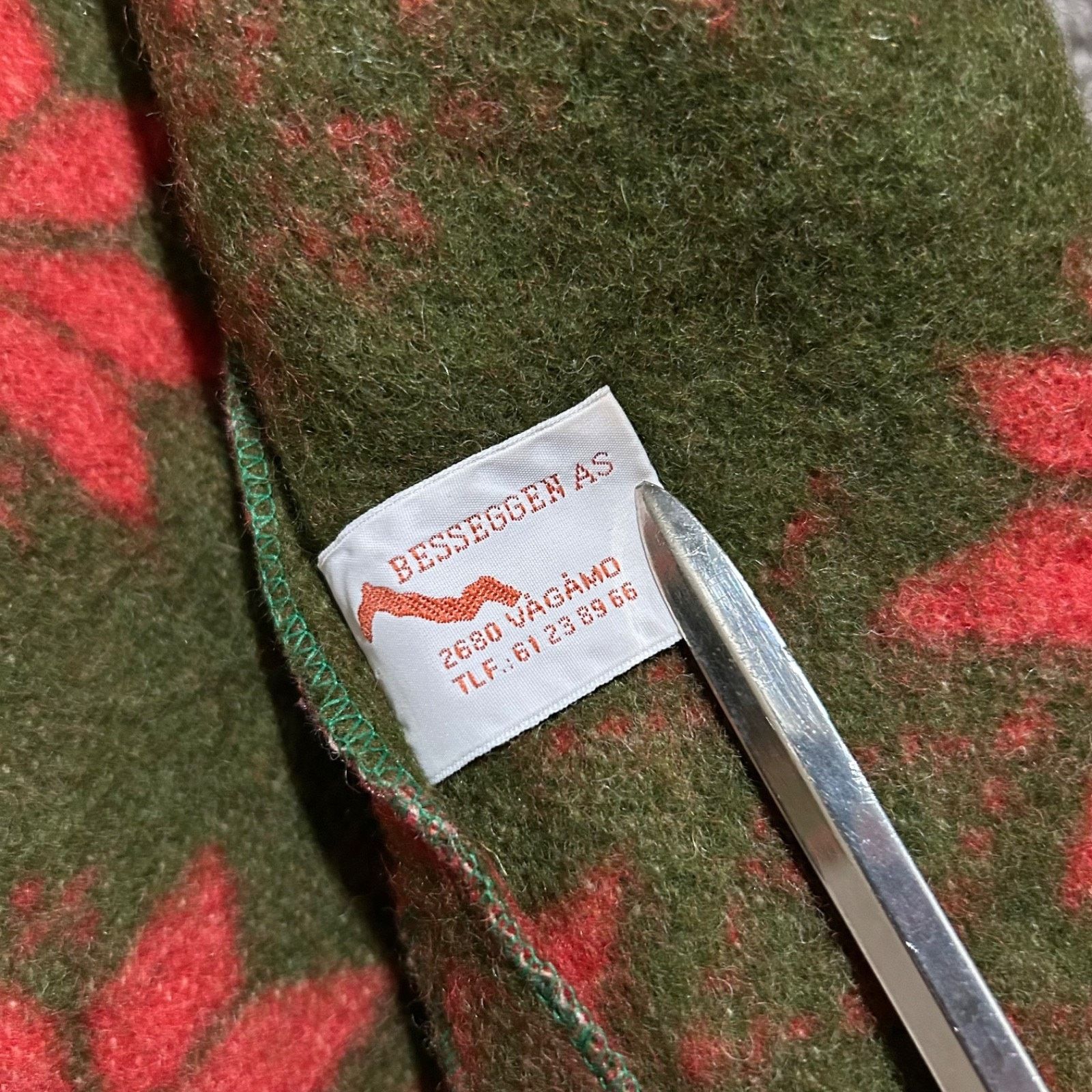 Vintage Vintage Norwegian Wool Vest Sleeveless Jacket Red Medium Size M / US 6-8 / IT 42-44 - 11 Thumbnail