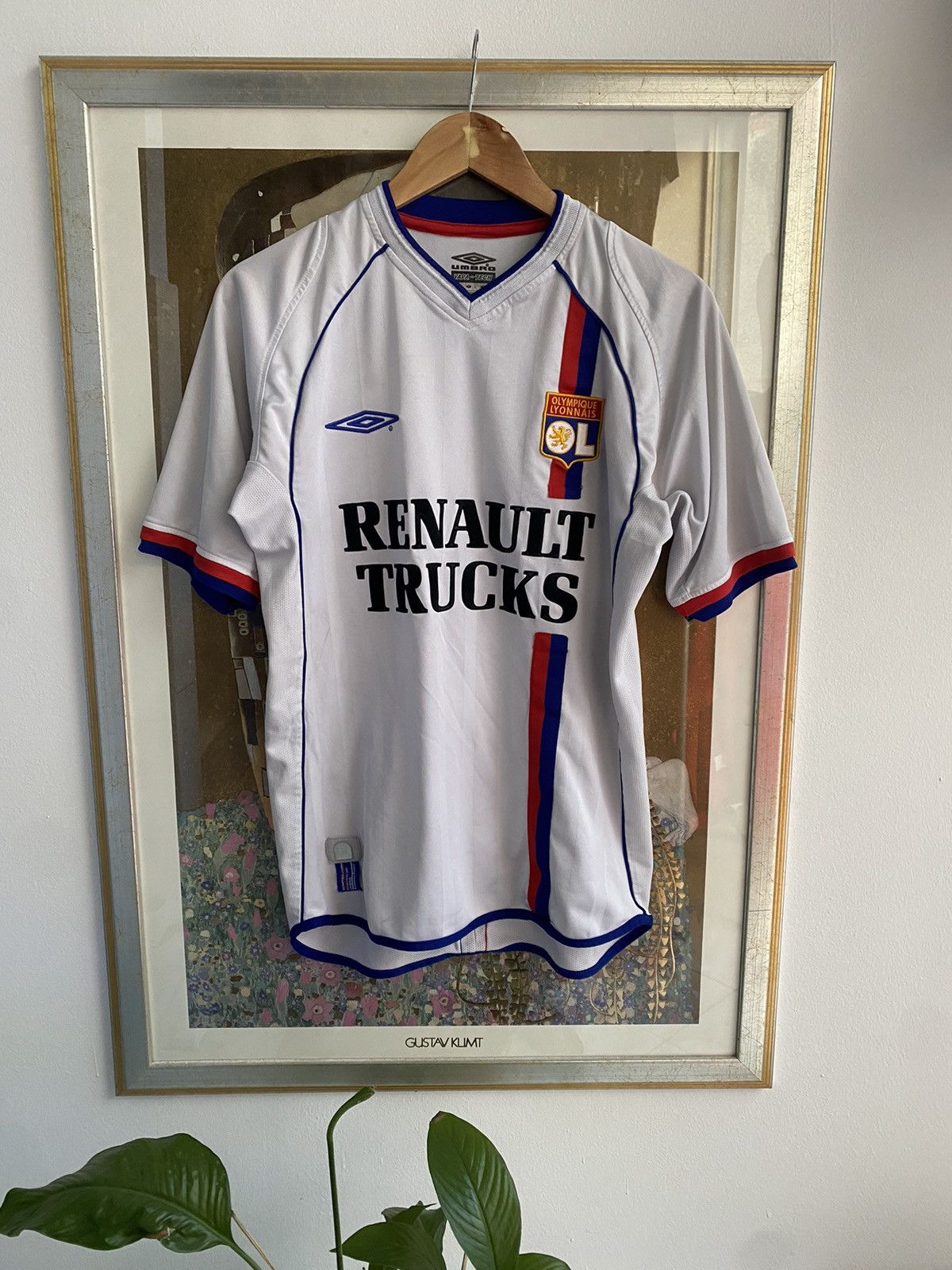 Image of Soccer Jersey x Umbro Lyon 2003-2004 Home Jersey in White, Men's (Size Small)