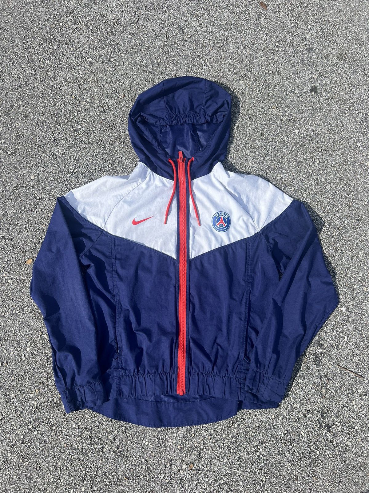 image of Nike Paris Saint-Germain Psg Windbreaker Jacket in Blue, Men's (Size Small)