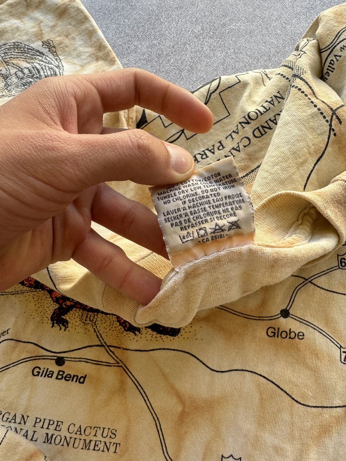 Gildan Vintage Arizona 1994 over print map Tee Size US L / EU 52-54 / 3 - 9 Thumbnail