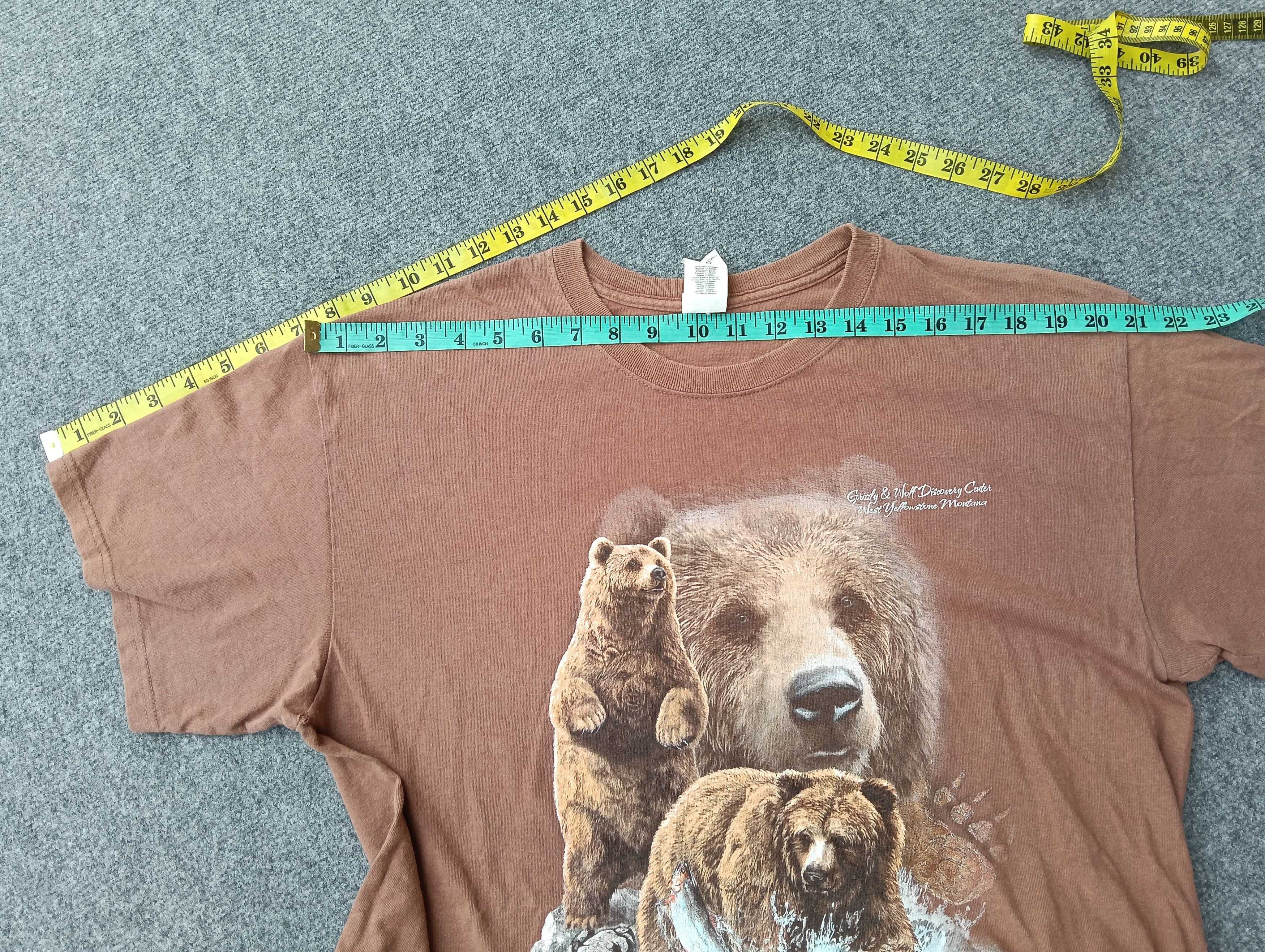 The Mountain VINTAGE BEAR LIKE THE MOUNTAIN TSHIRT. Size US L / EU 52-54 / 3 - 9 Thumbnail