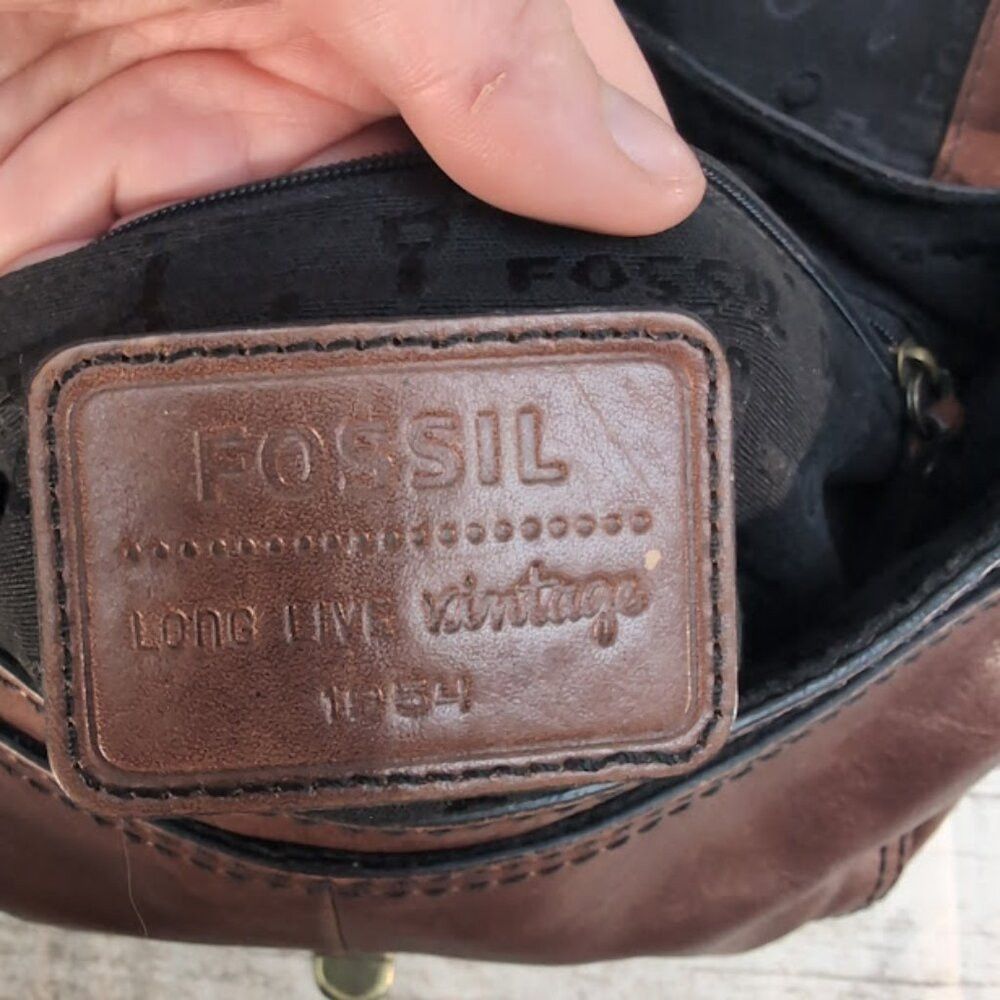 Fossil Authentic Fossil Leather Satchel Crossbody Saddle Bag Horse Size ONE SIZE - 8 Thumbnail