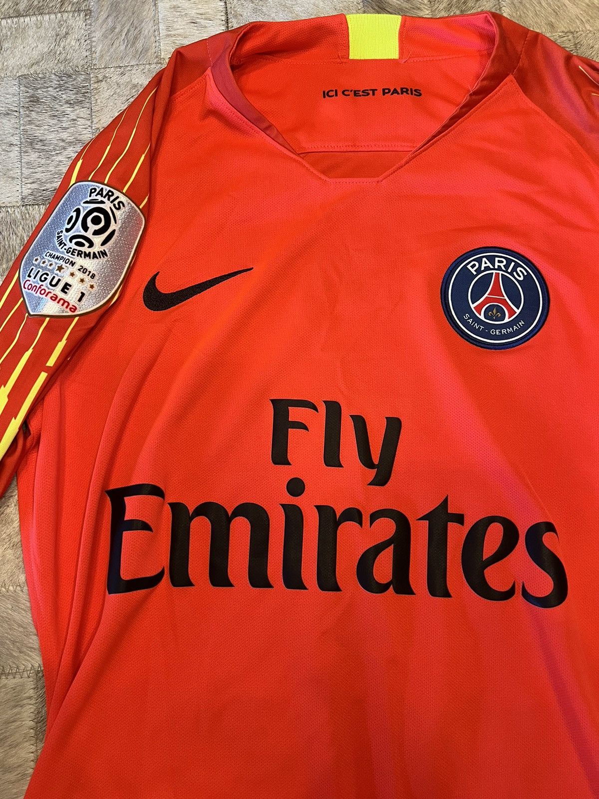 Nike PSG 2018/19 GK Shirt “Buffon” Size US M / EU 48-50 / 2 - 3 Thumbnail