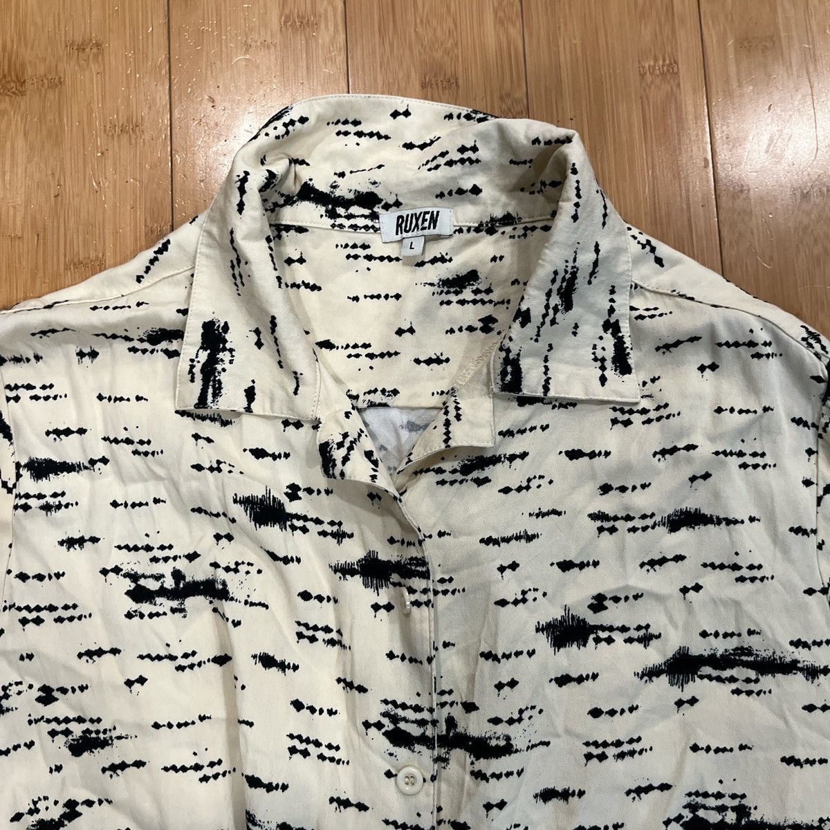 Vintage Cream Button down Size US L / EU 52-54 / 3 - 1 Thumbnail