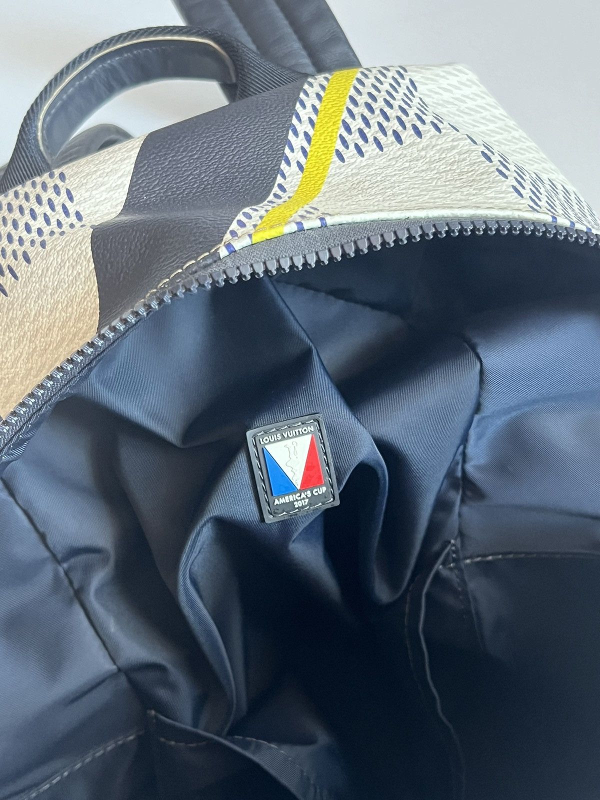 Louis Vuitton Louis Vuitton Dami Latitude Apollo Backpack N44017 Size ONE SIZE - 13 Thumbnail