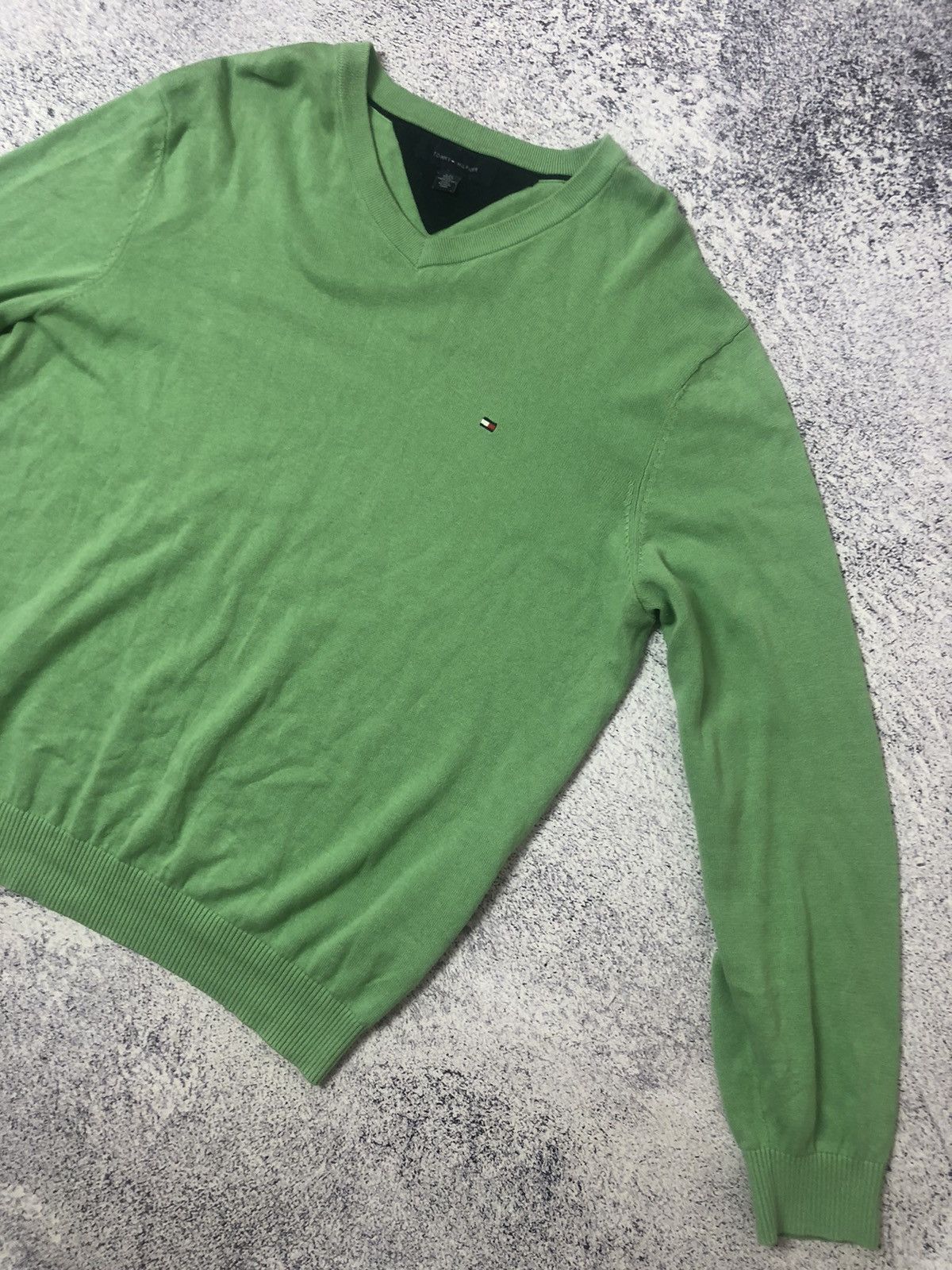 Tommy Hilfiger Vintage men’s Sweater Tommy Hilfiger size L y2k casual ykk Size US L / EU 52-54 / 3 - 2 Thumbnail
