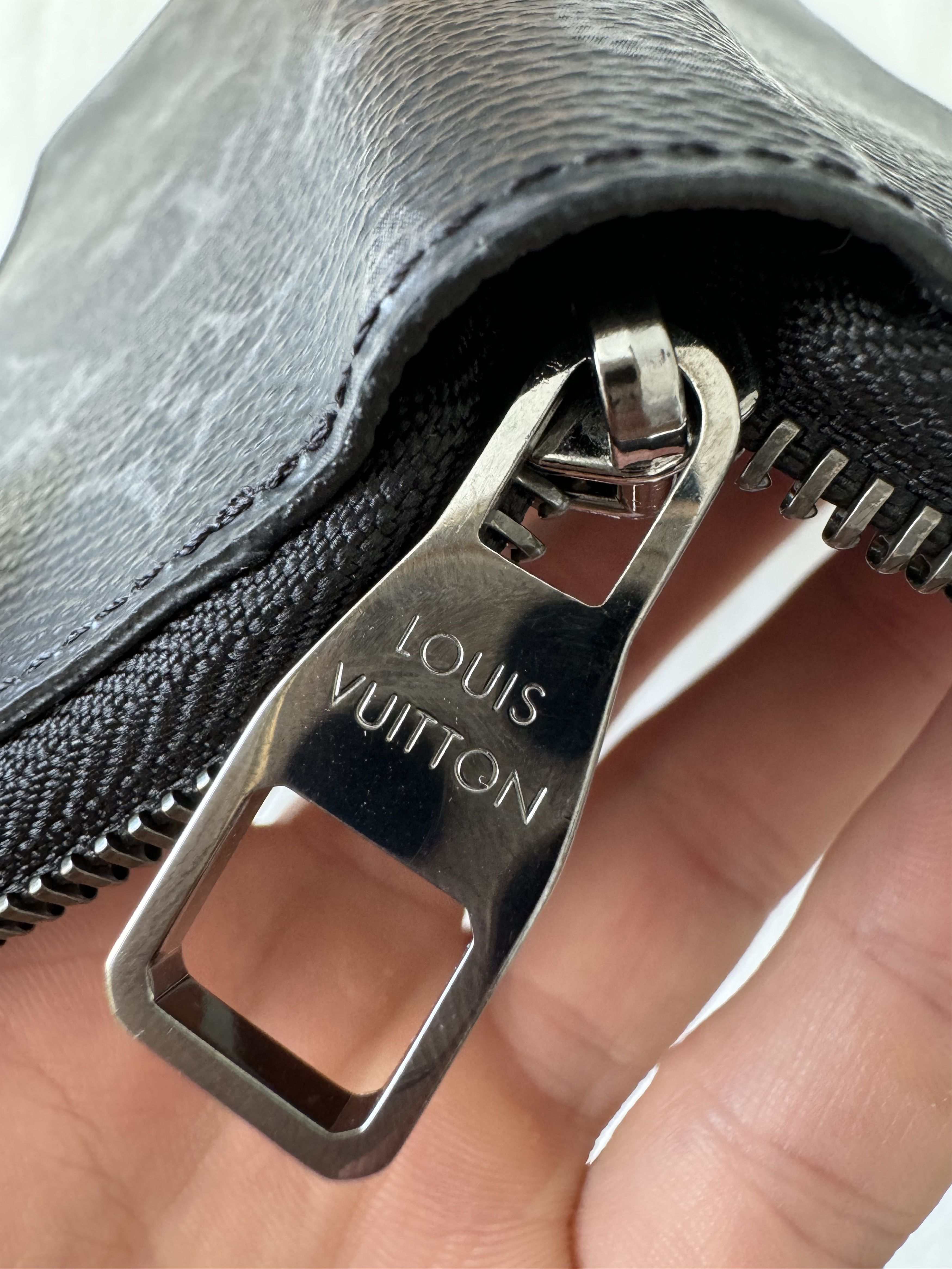 Louis Vuitton Louis Vuitton Zippy Wallet in eclipse monogram Size ONE SIZE - 4 Thumbnail