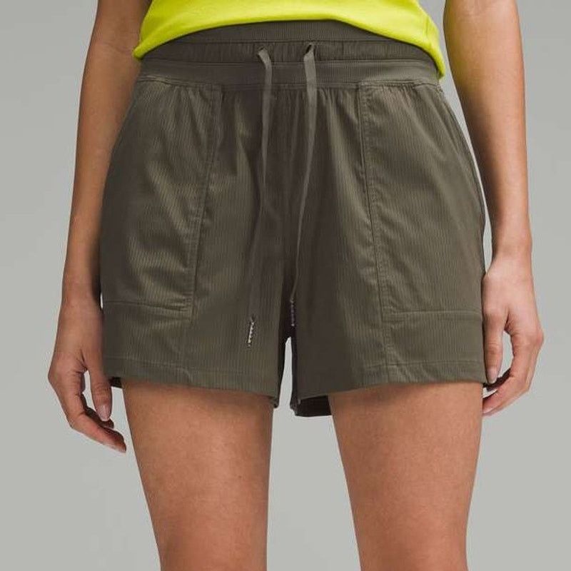 Lululemon Lululemon Dance Studio High-Rise Shorts 3.5" Size 4 Size 27" / US 4 / IT 40 - 1 Thumbnail