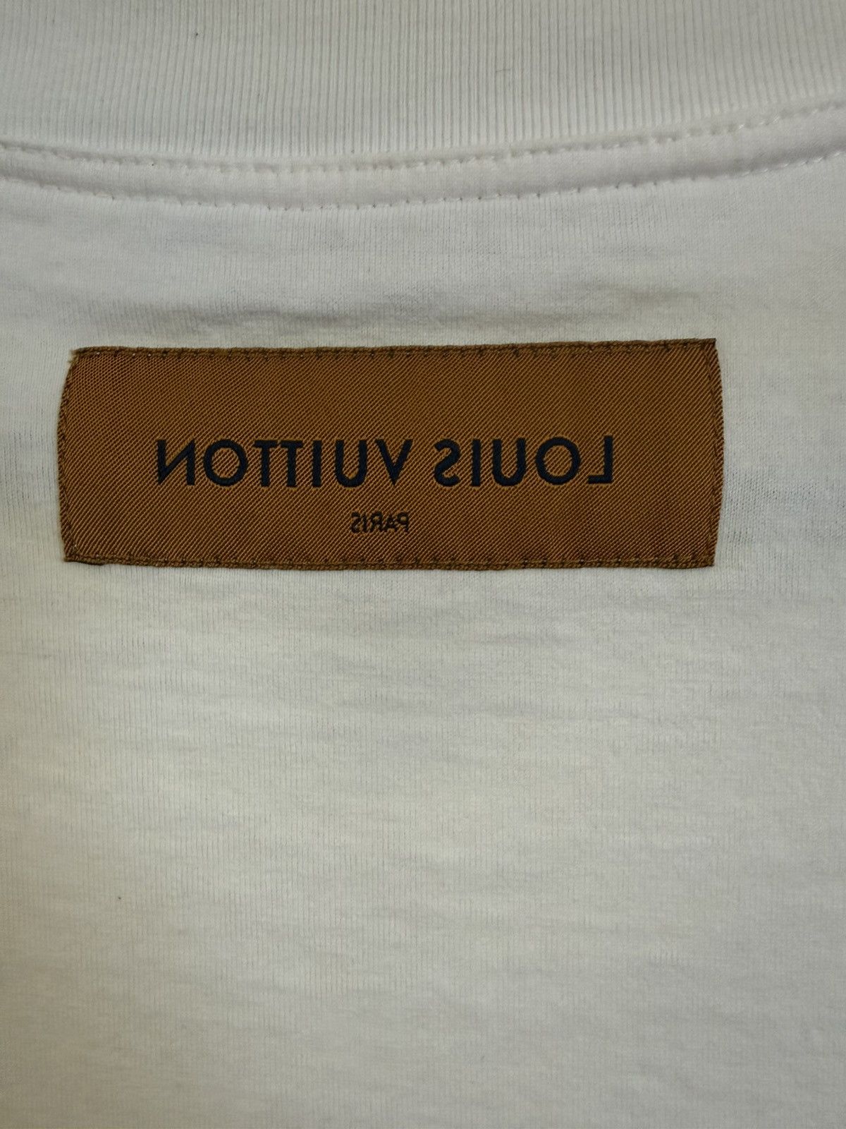 Louis Vuitton Louis Vuitton Embossed T Shirt Size US XL / EU 56 / 4 - 11 Thumbnail