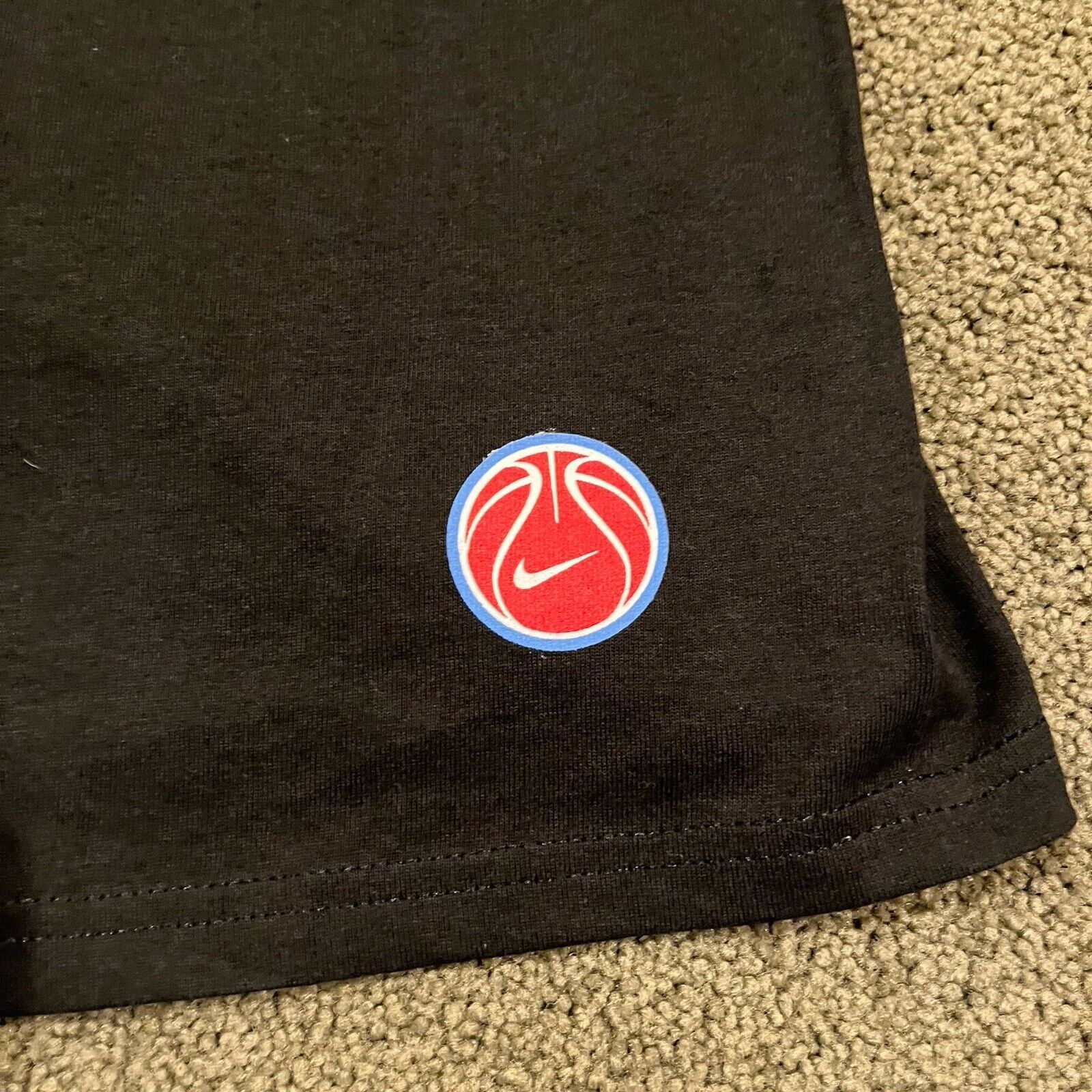 Nike VTG 90s Nike Basketball T Shirt Dunking Clouds Black LARGE Size US L / EU 52-54 / 3 - 10 Thumbnail