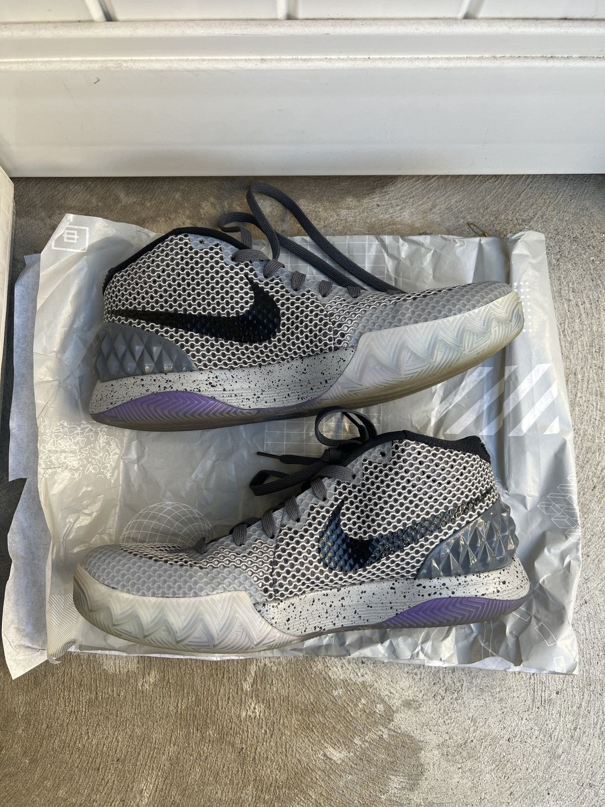 Nike Kyrie 1 All Stars Size US 9.5 / EU 42-43 - 2 Thumbnail