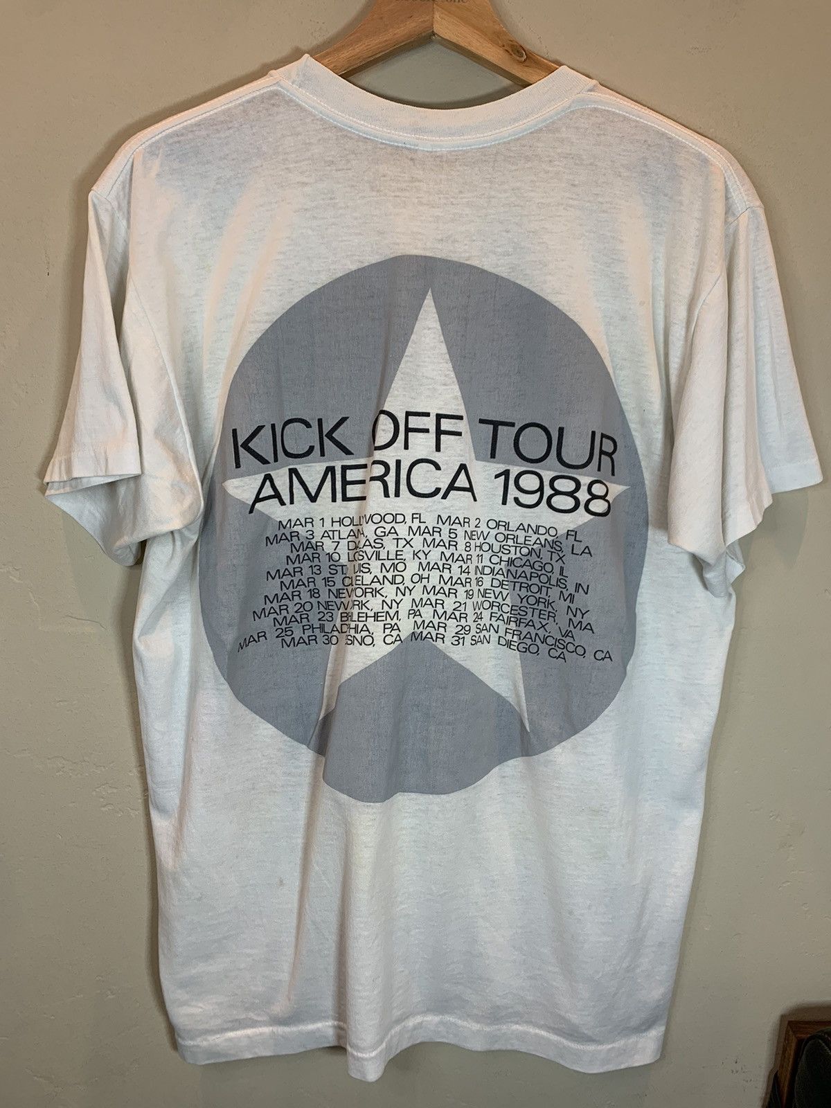 Band Tees × Vintage *RARE* Vintage 80’s INXS Kick Tour Single Stitch Band Shirt Size US L / EU 52-54 / 3 - 2 Thumbnail