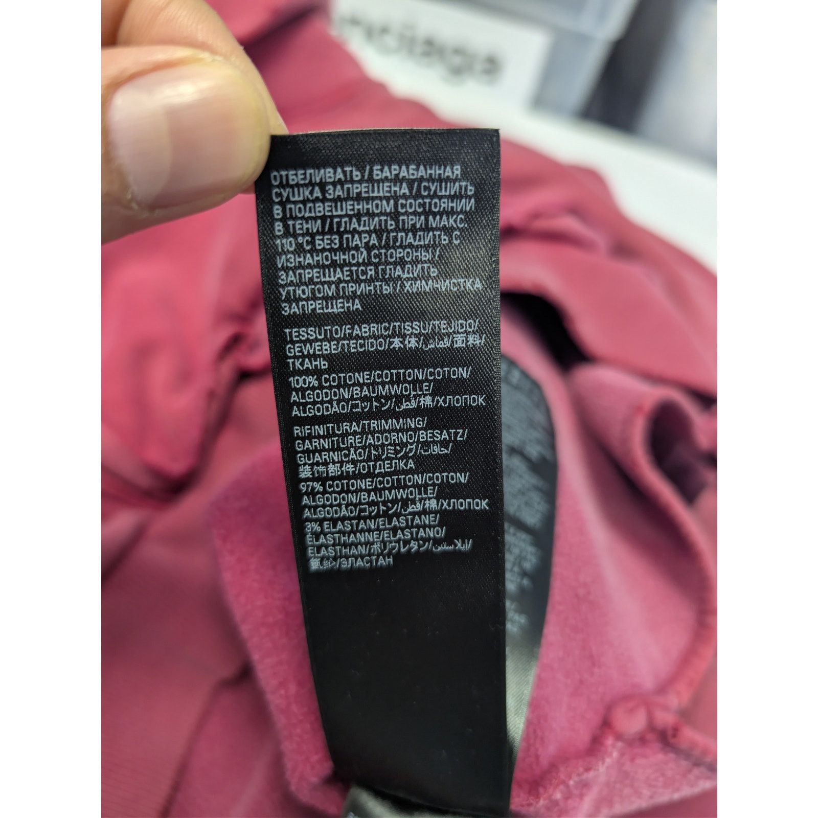 Balenciaga o1rshd1 Tape Type Ripped Pocket Hoodie in Raspberry Size US S / EU 44-46 / 1 - 20 Thumbnail