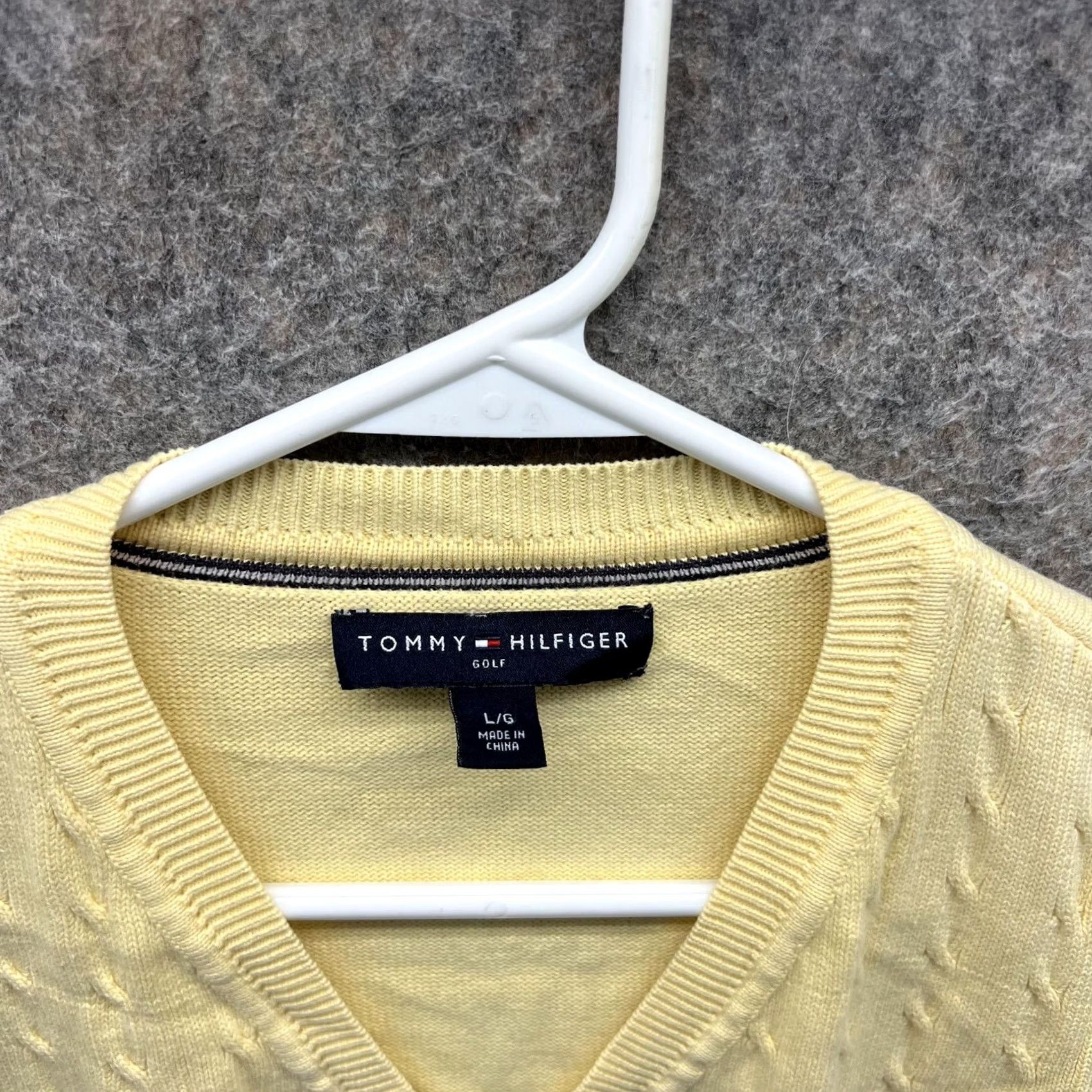 Tommy Hilfiger Tommy Hilfiger Sweater Men L Yellow V-Neck Sleeveless Cable Knit Golf Vtg Size L / US 10 / IT 46 - 7 Thumbnail