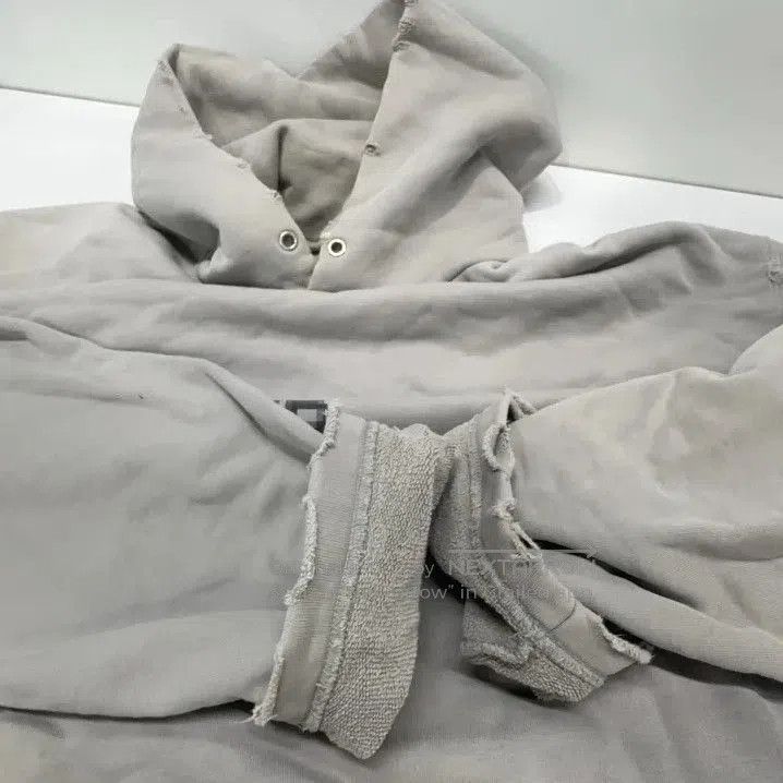Balenciaga Balenciaga Logo Print Hooded Sweatshirt for Men. Size US XXS / EU 40 - 8 Thumbnail