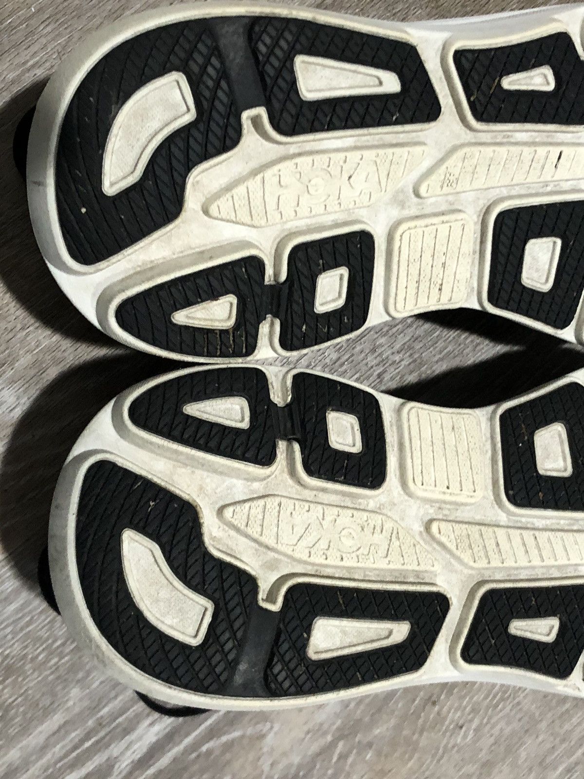 Hoka Hoka One One Bondi 9 Shoes Womens Size 8.5B Size US 8.5 / IT 38.5 - 16 Thumbnail