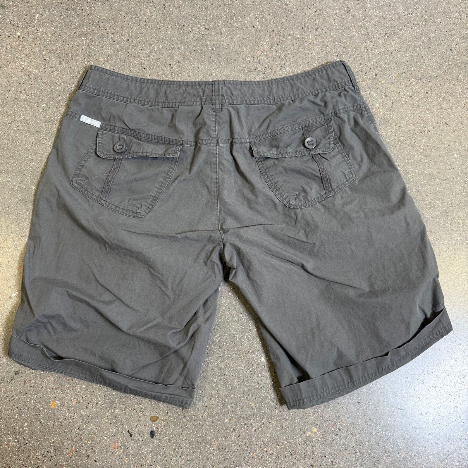 Columbia Columbia Women’s Cargo Shorts Gray 14 12L Hiking 100% Cotton Size 34" / US 12 / IT 48 - 7 Thumbnail