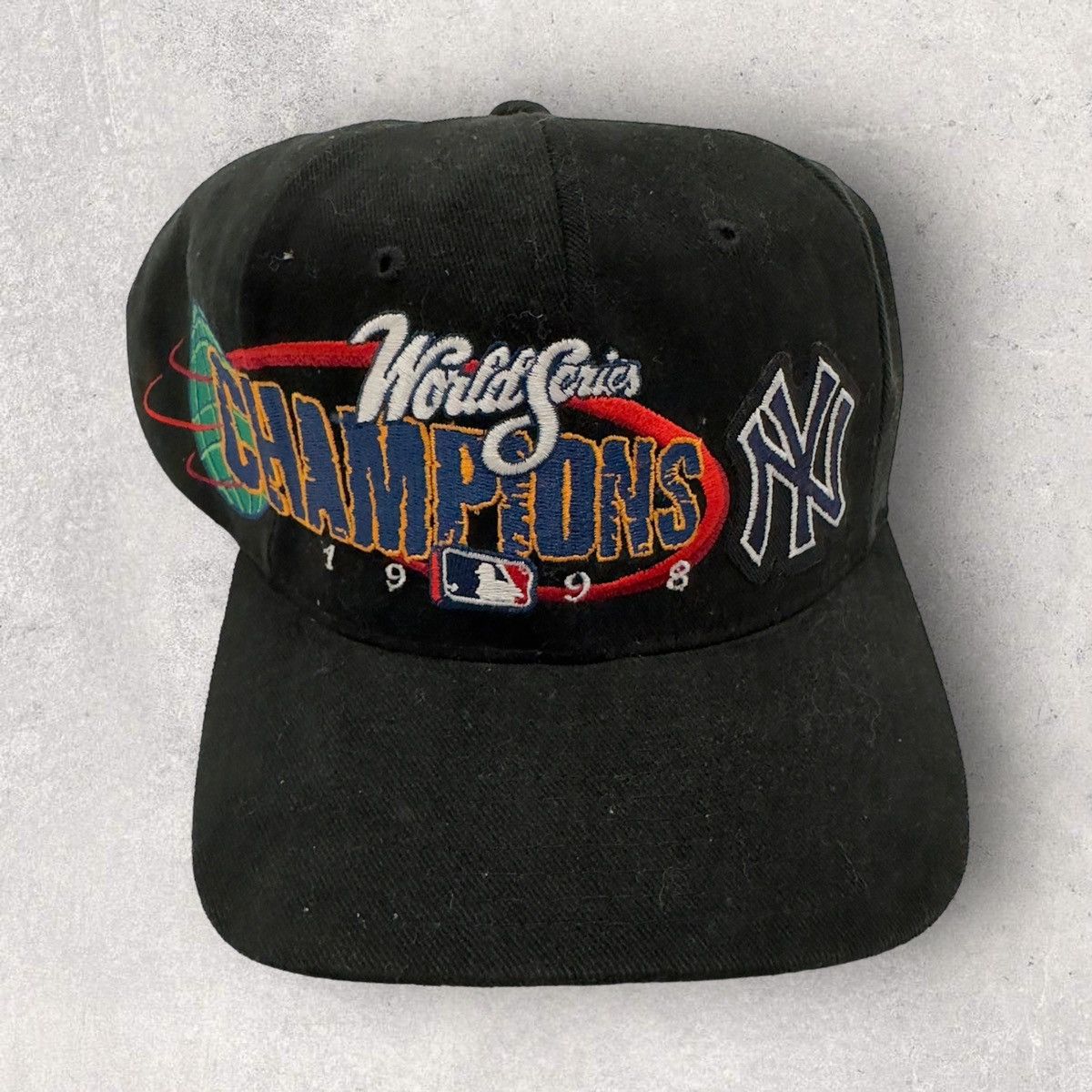 VINTAGE NY YANKEES WORLD SERIES 1998 CHAMPIONS NEW ERA SNAPBACK