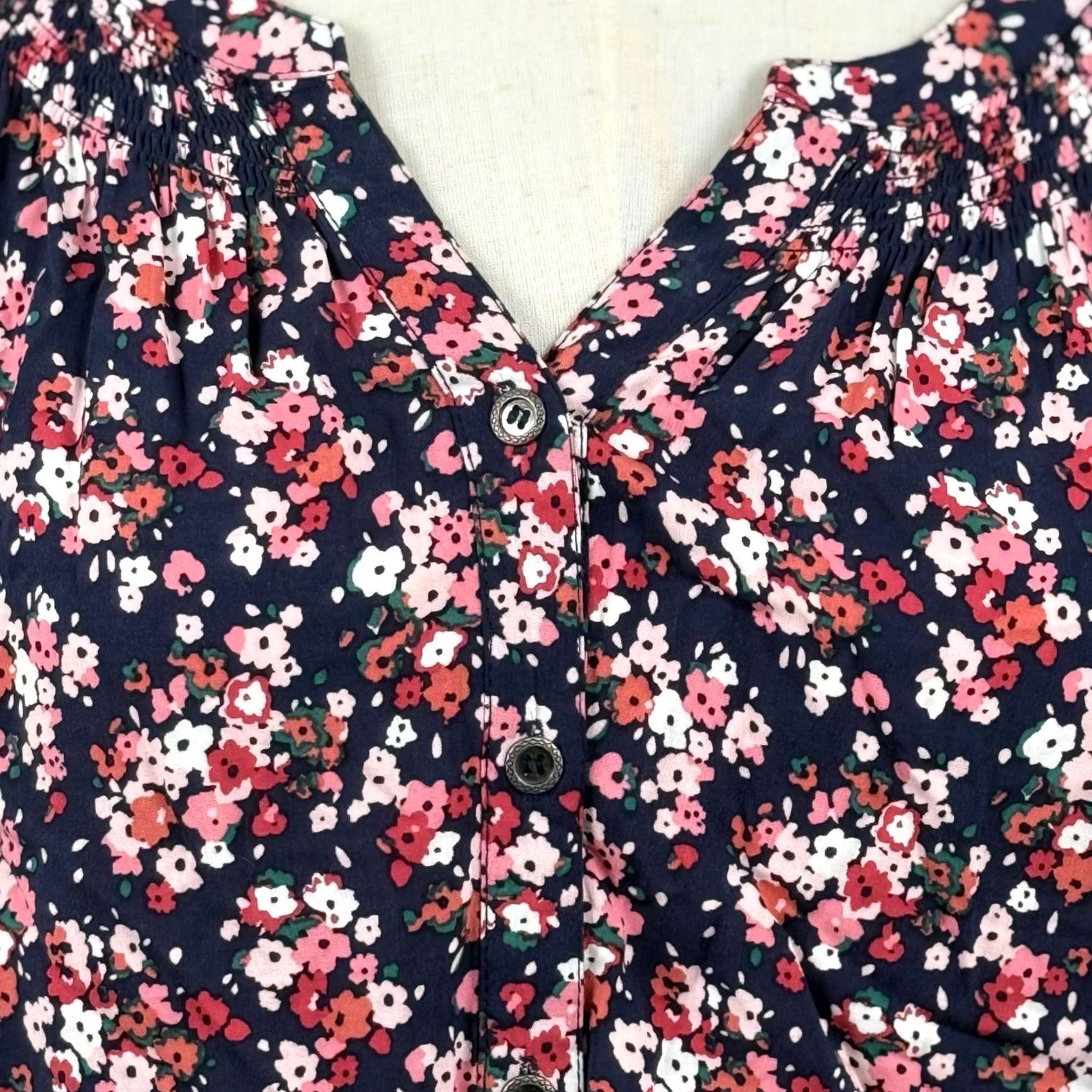 Pinko VINTAGE Westport Women Blouse Navy Pink Floral Smocked Tie Cuff Rayon EUC Size S / US 4 / IT 40 - 5 Thumbnail