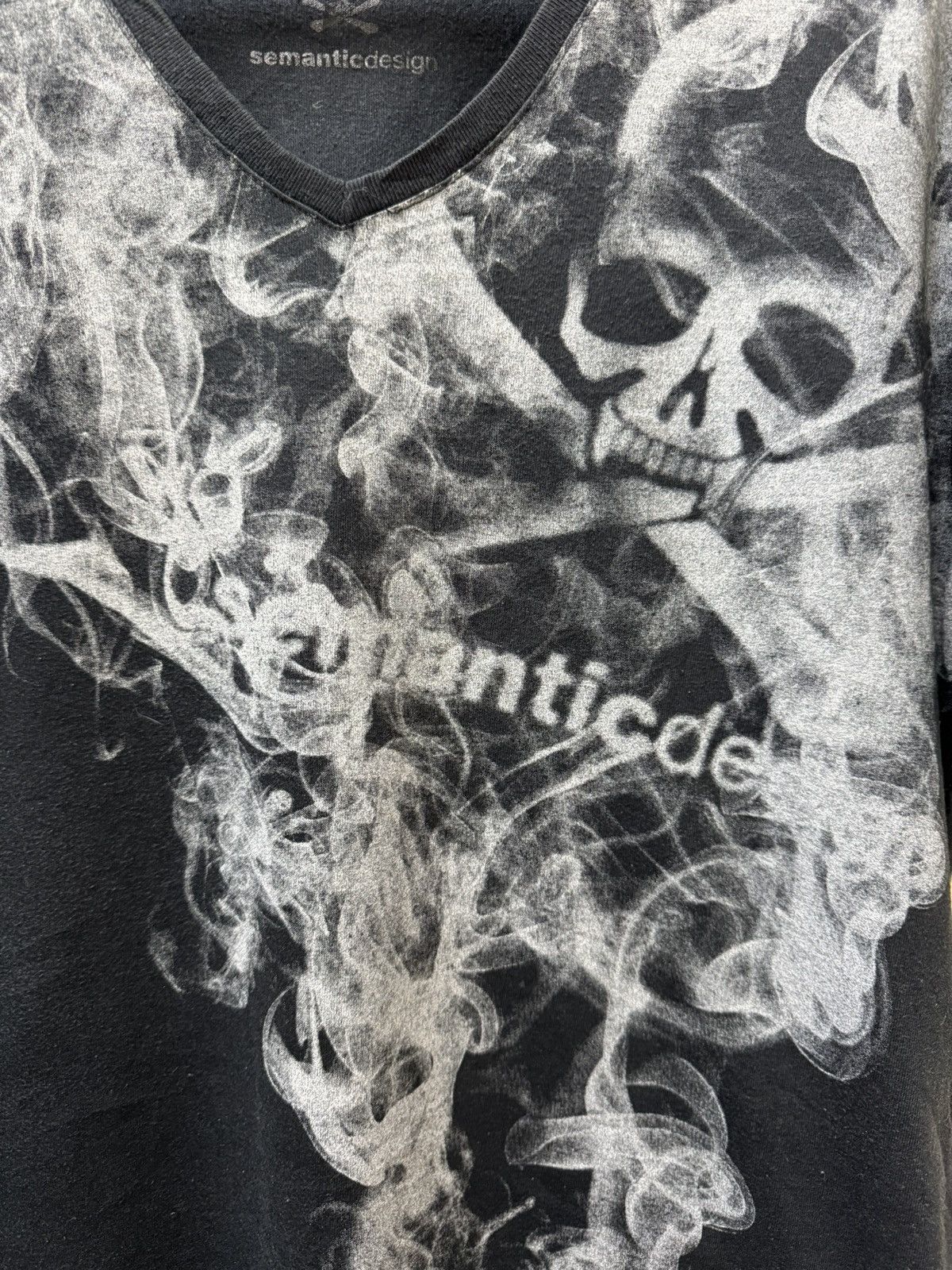 semanticdesign Roen x Semantic Design skull flame V-neck t-shirt Size US L / EU 52-54 / 3 - 4 Thumbnail