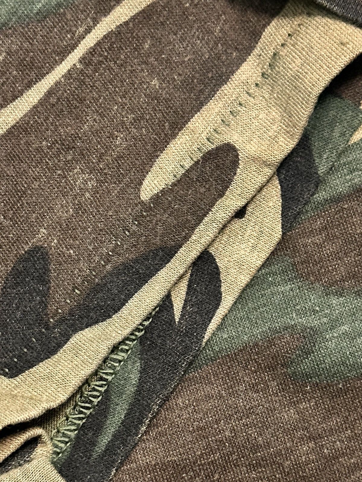 Redhead × Vintage Vintage camo tshirt Size US M / EU 48-50 / 2 - 7 Thumbnail