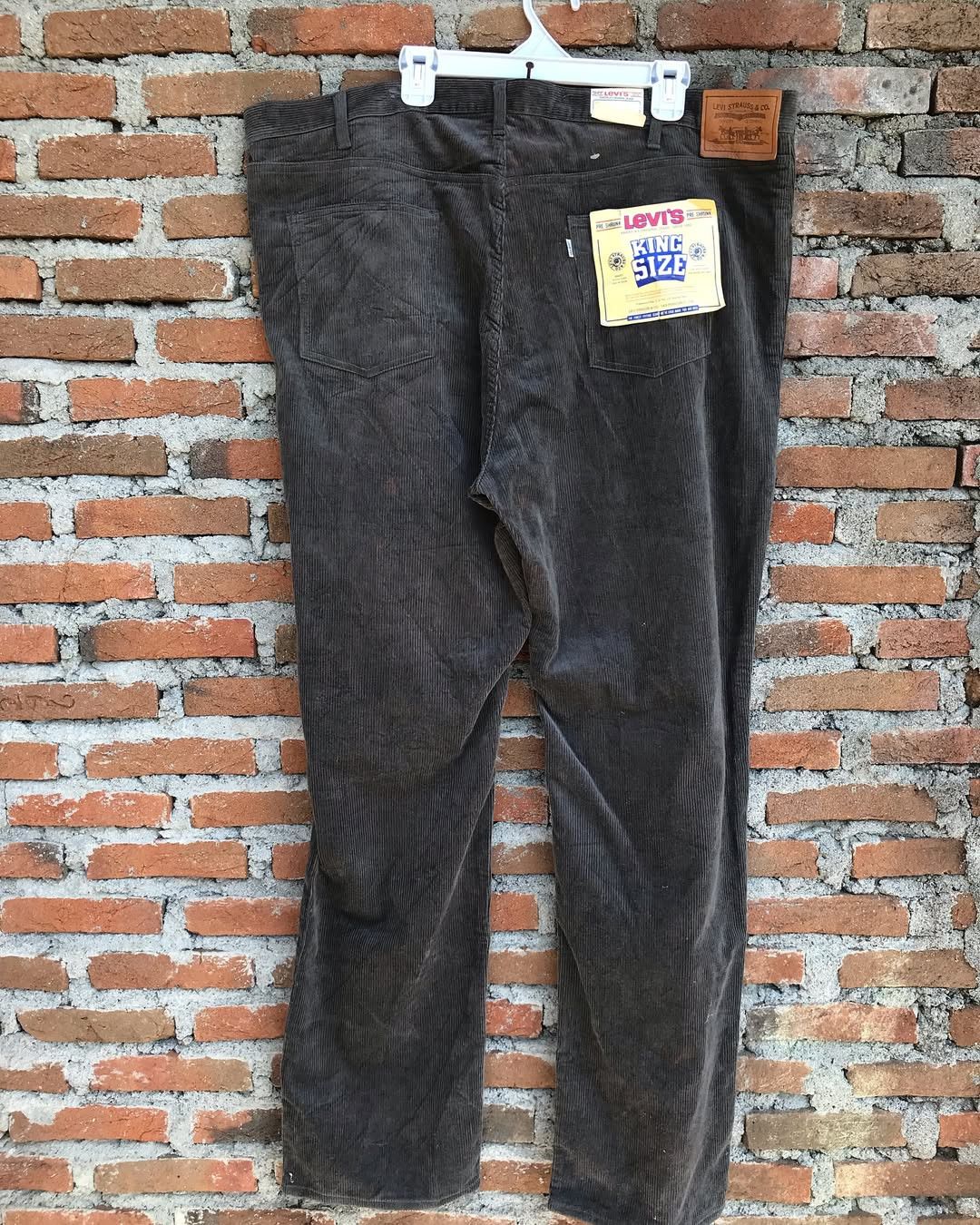 Very rare Levis big size waist 46 inch Corduroy pants