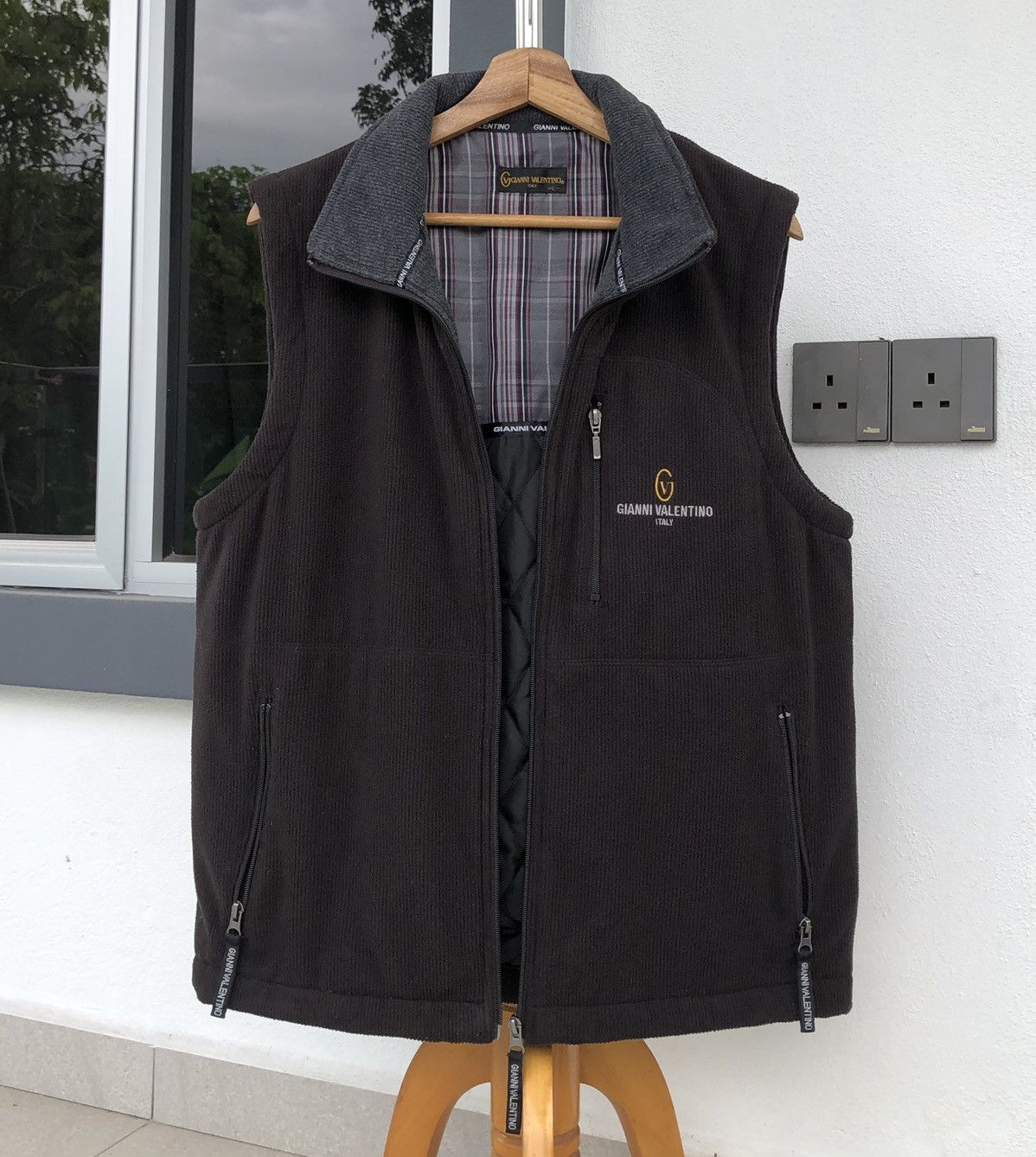 Valentino GIANNI VALENTINO ITALY Corduroy Embroidered Logo Vest Jacket Size US L / EU 52-54 / 3 - 1 Thumbnail