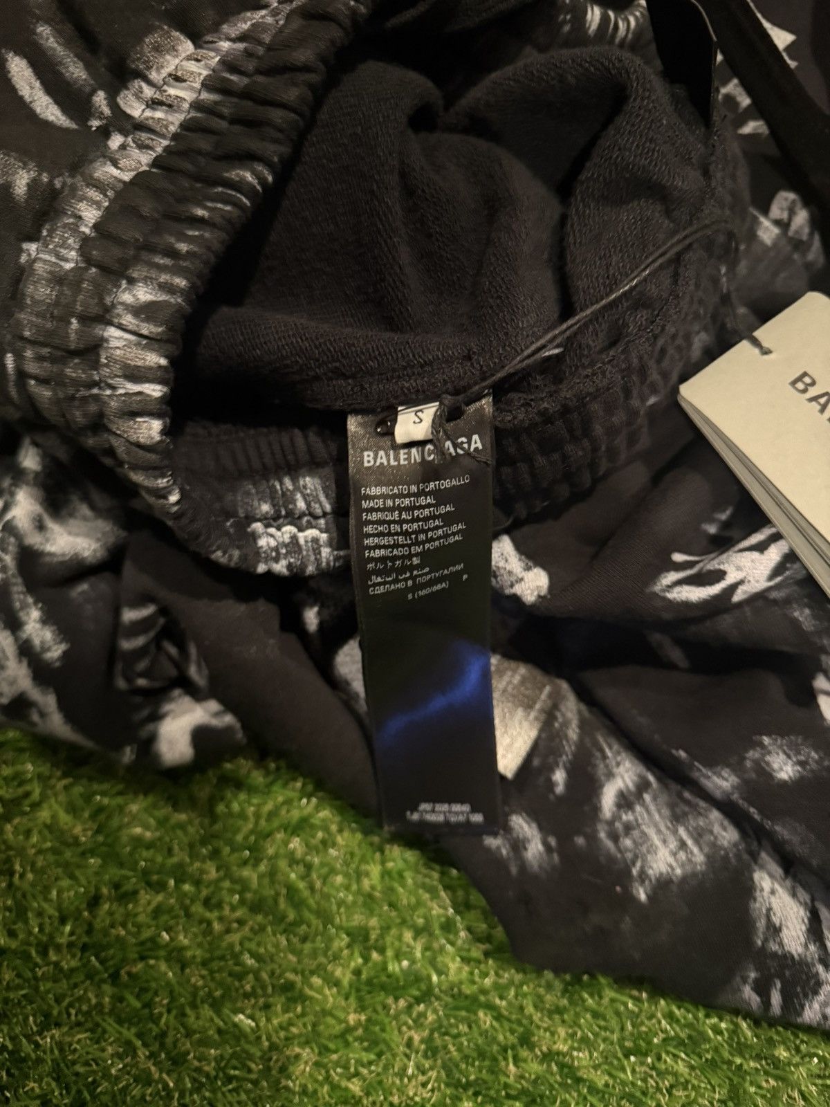 Balenciaga Balenciaga VIC Skater Graffiti Sweatpants Size US 30 / EU 46 - 20 Thumbnail