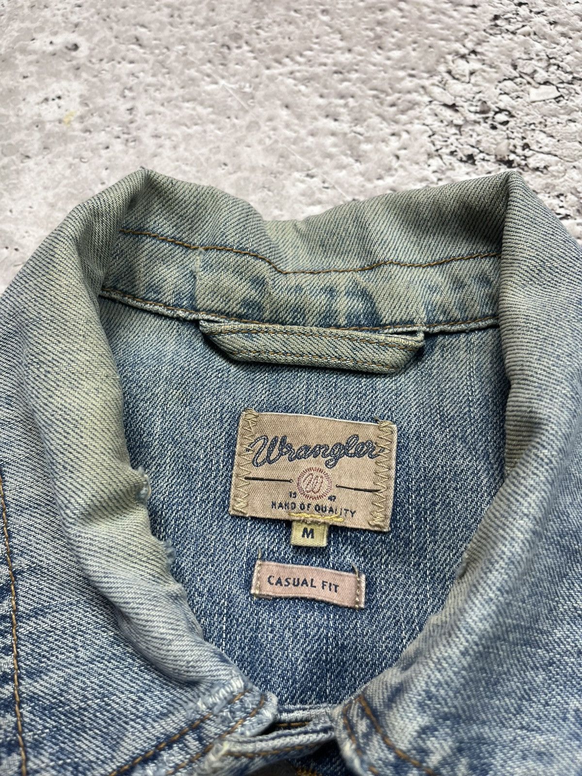 Wrangler Wrangler Distressed Denim Jacket Casual Fit M Size Size US M / EU 48-50 / 2 - 5 Thumbnail