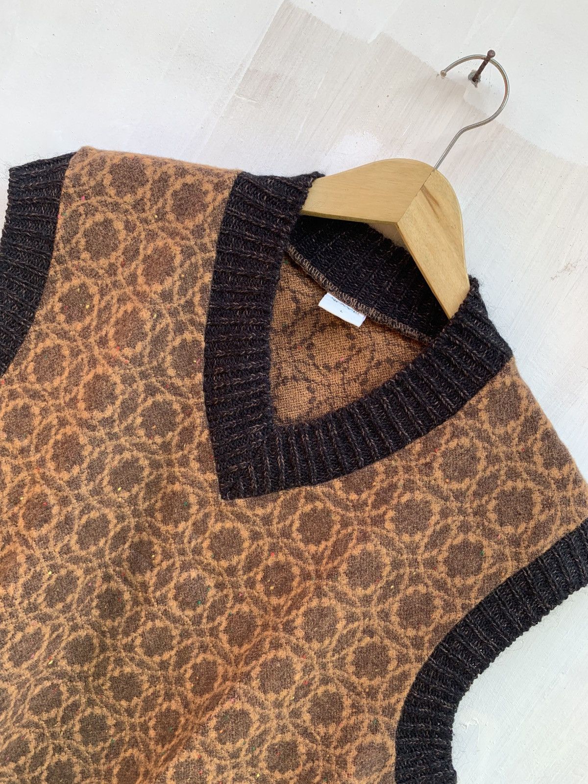 Know Wave Know wave leopard knit vests Size US L / EU 52-54 / 3 - 2 Thumbnail