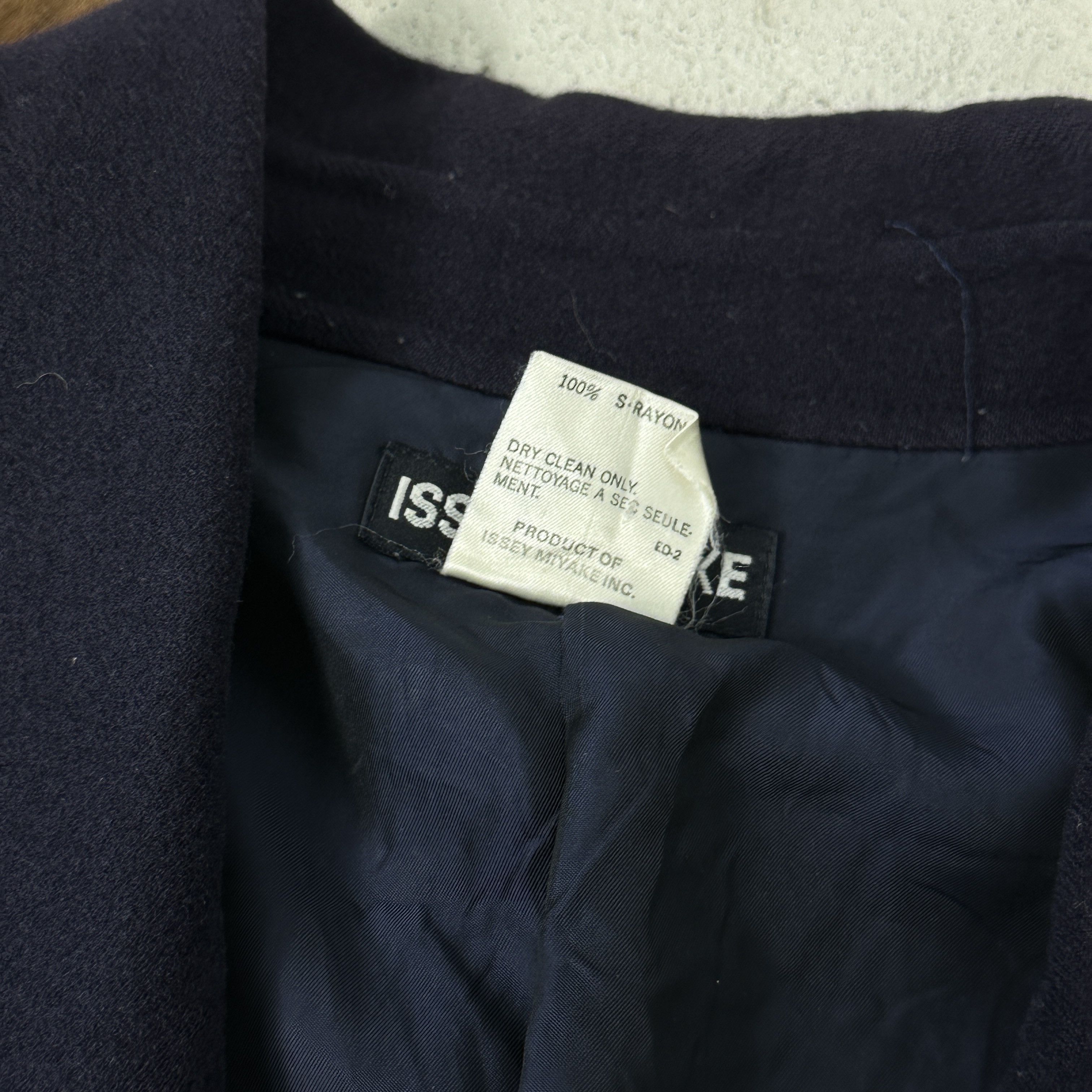 Issey Miyake × Japanese Brand × Vintage Issey Miyake Vintage Archive Coat With Plisse Details Size US L / EU 52-54 / 3 - 10 Thumbnail