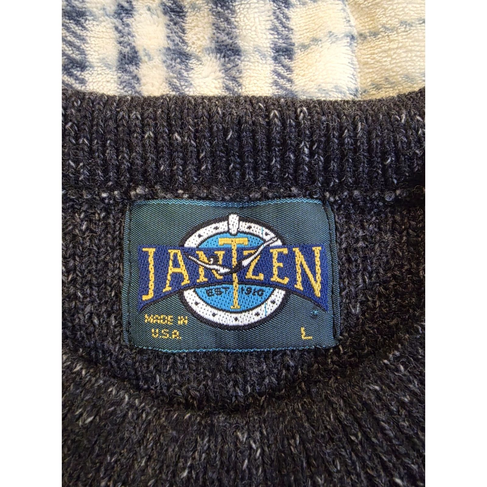 Jantzen VINTAGE Jantzen Striped Crewneck Sweater Turquoise Charcoal L Unisex Adults Denim? Size US L / EU 52-54 / 3 - 4 Thumbnail