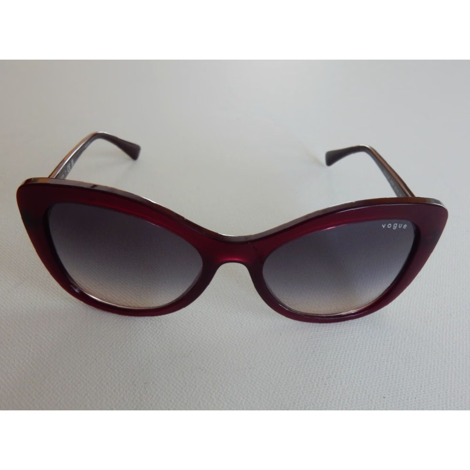 Vogue VOGUE Sunglasses Women Red 55mm UV Protection Glitter Accents 2010s Size ONE SIZE - 2 Thumbnail