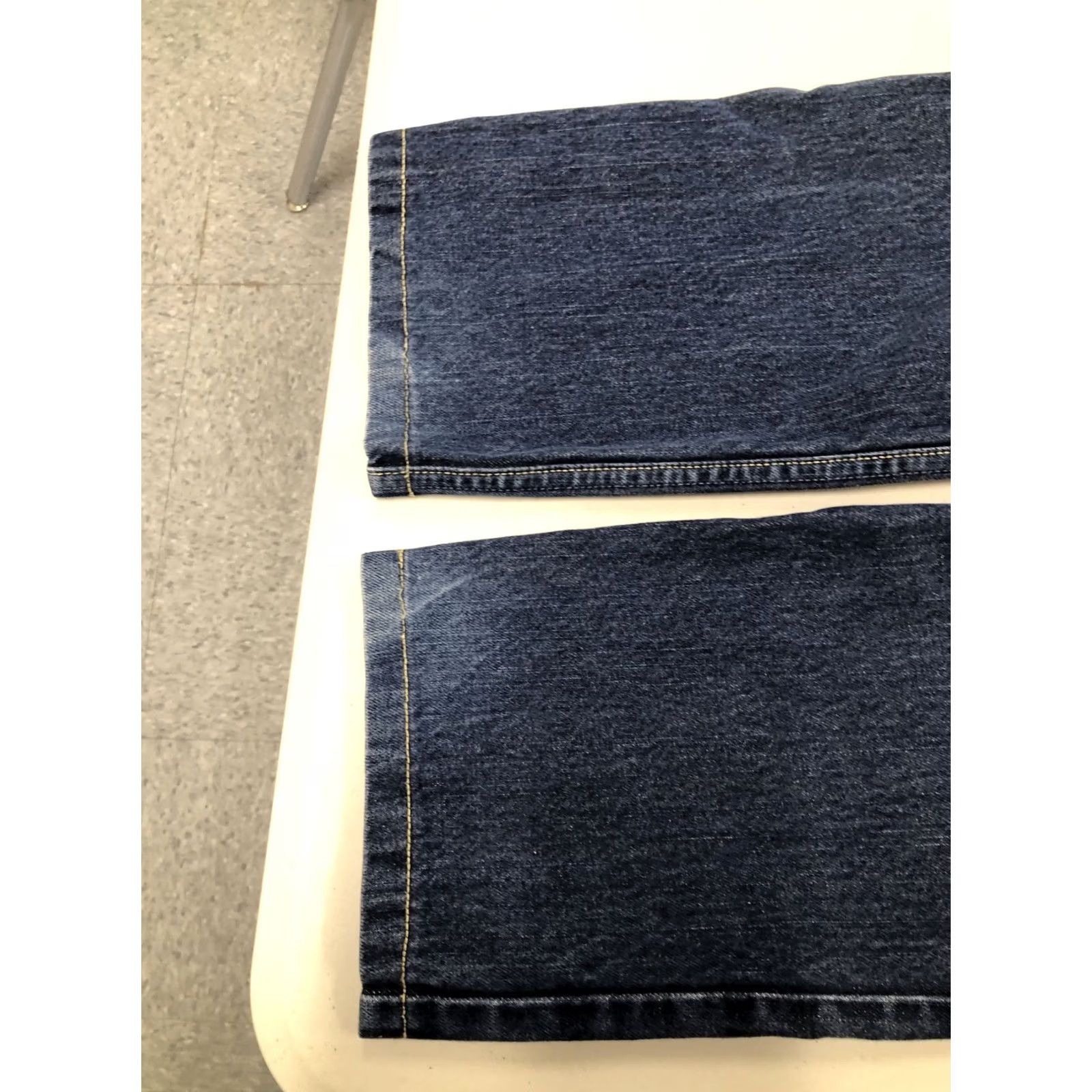 Tommy Hilfiger Tommy Jeans Big Logo Size 7 Straight Leg Womens Jeans Blue 5-Pocket Mid Rise Zip Inseam 28in Regular fit Size 28" / US 6 / IT 42 - 4 Thumbnail