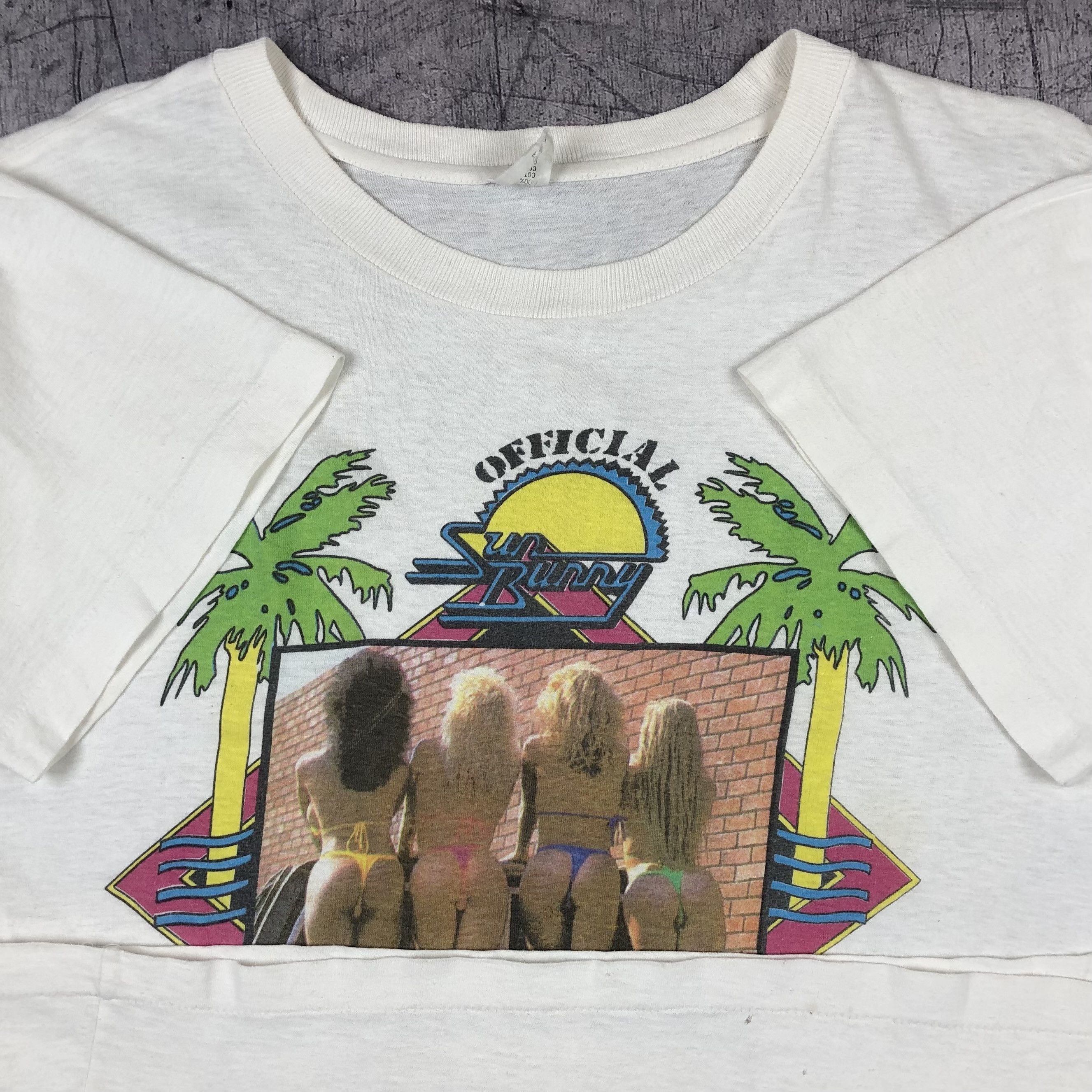 Vintage Young Fashion Official Sun Bunny Sexy Girls Tee Size US M / EU 48-50 / 2 - 3 Thumbnail