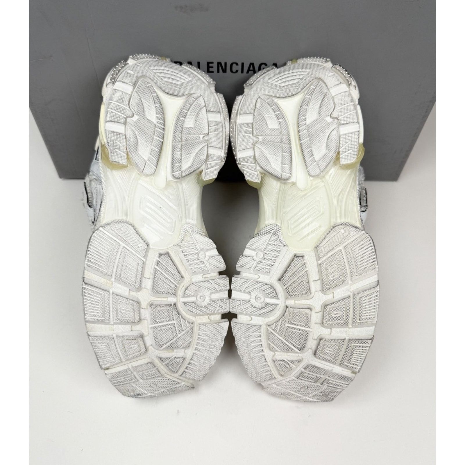 Balenciaga Size 34EU/4W - Balenciaga Runner Distressed NEW Size US 4 / IT 34 - 8 Thumbnail