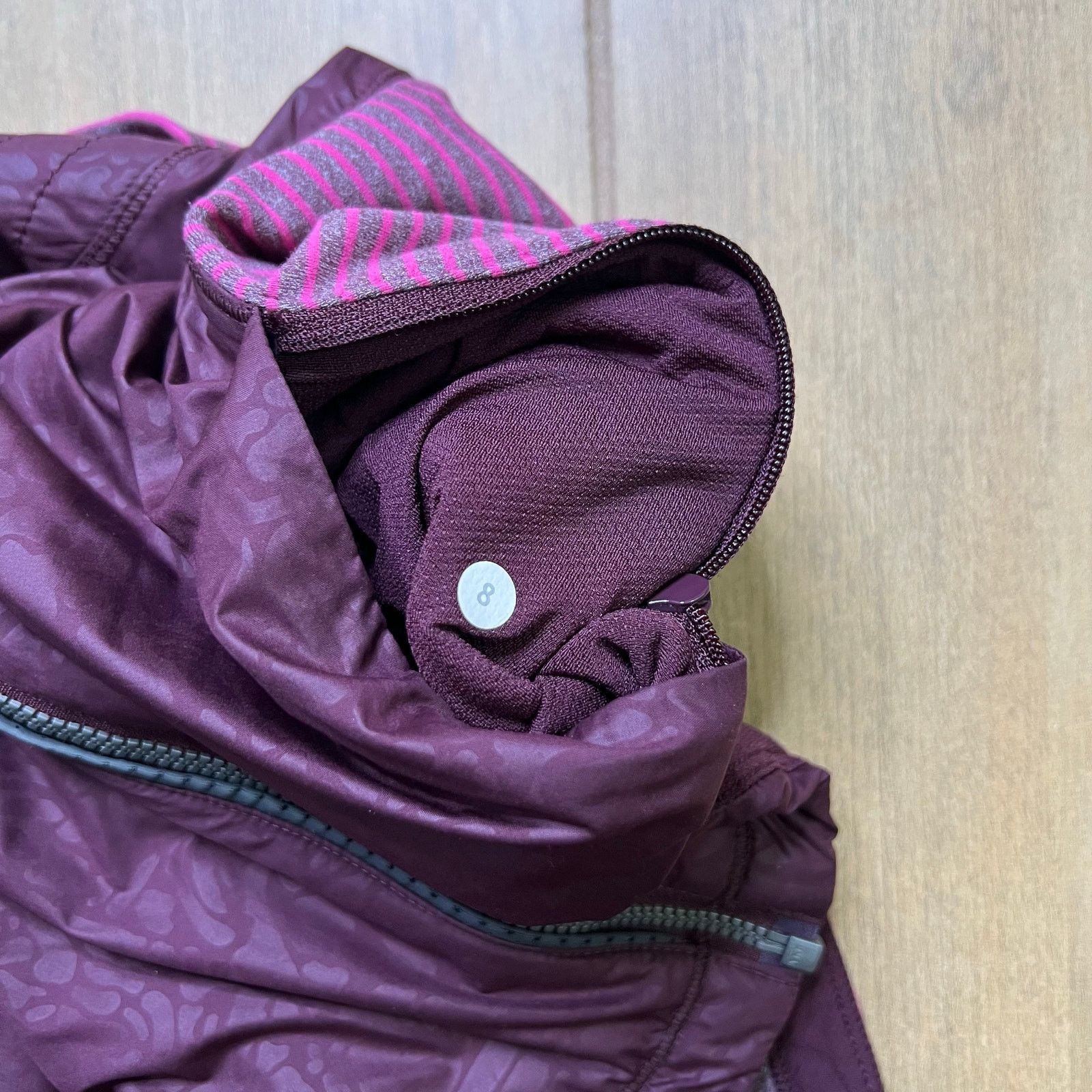 Lululemon Lululemon Rebel Runner Vest Petal Camo Embossed Bordeaux 8 Size M / US 6-8 / IT 42-44 - 8 Thumbnail