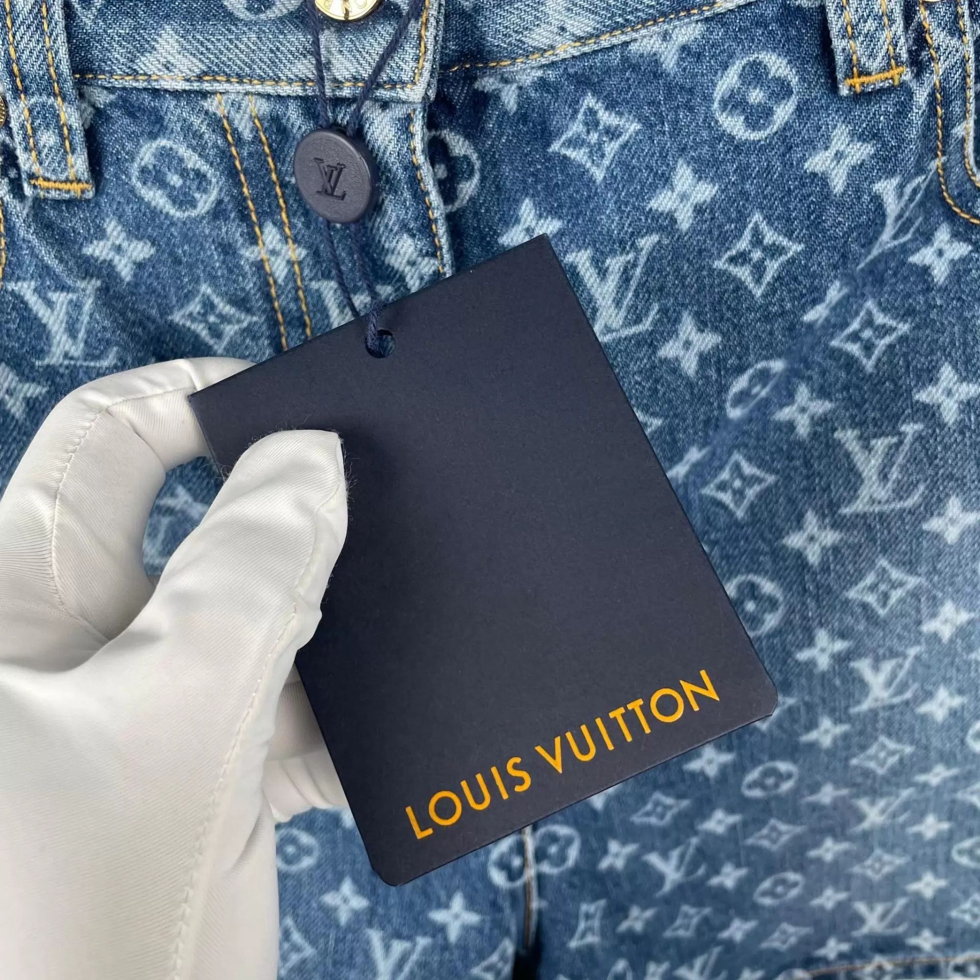 Louis Vuitton LV allover logo denim shorts blue 38 new with tags Size 27" / US 4 / IT 40 - 4 Thumbnail
