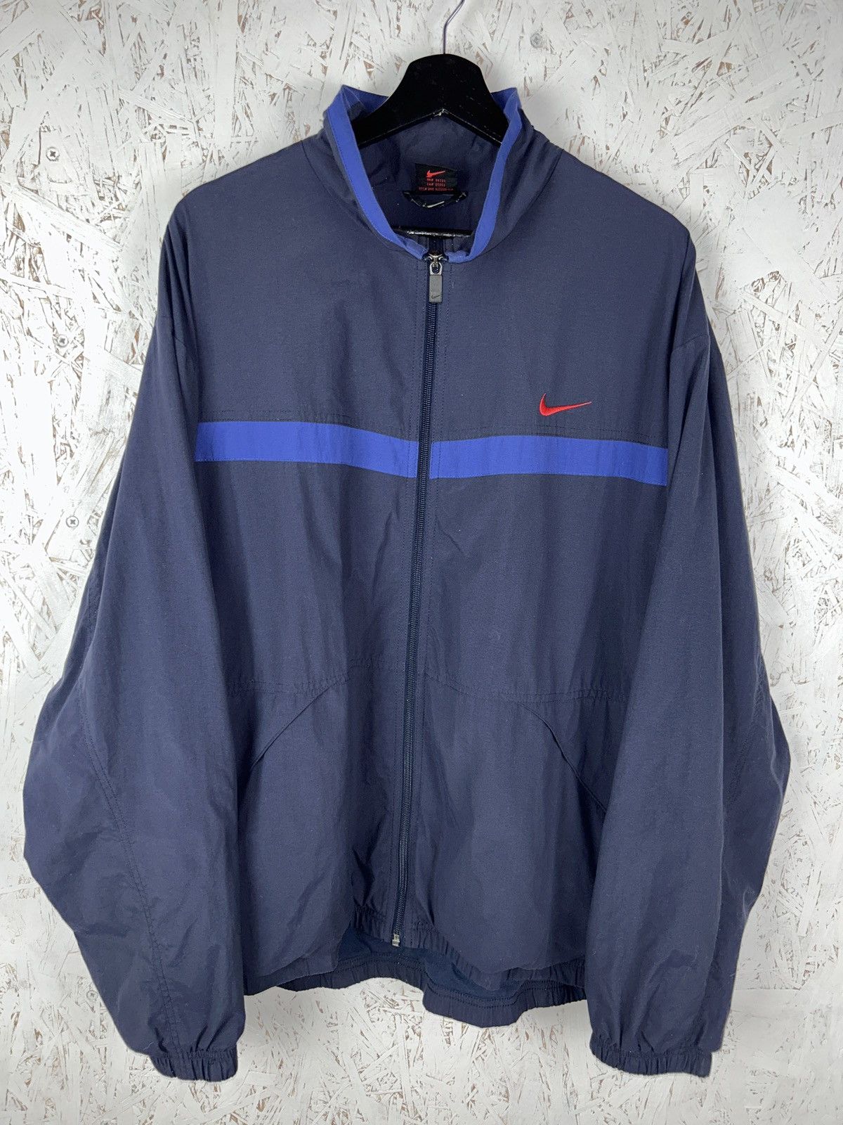 Nike 90s Vintage Nike Lightweight Jacket In Blue Red Swoosh Size US L / EU 52-54 / 3 - 1 Thumbnail