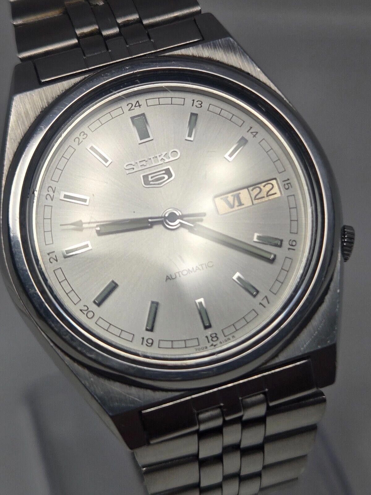 Seiko 5 Automatic 7S26-3070 Day/date Watch. Overseas Version in Silver, Men's