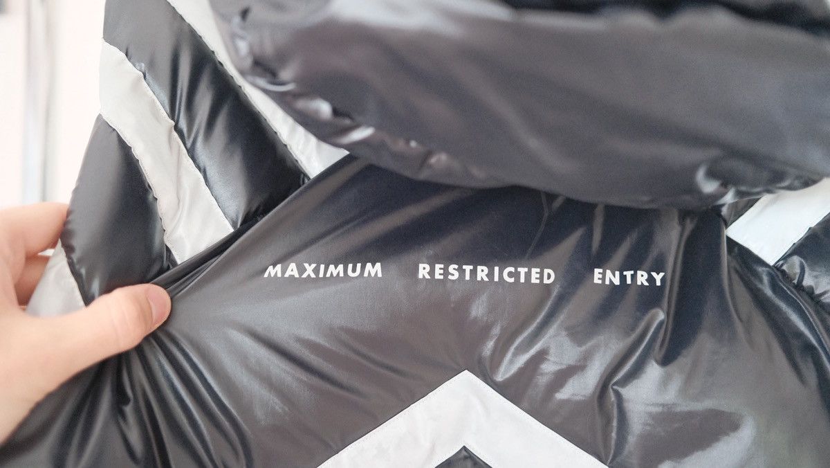 Undercover Undercover Space Coat HAL9000 Size US L / EU 52-54 / 3 - 10 Thumbnail
