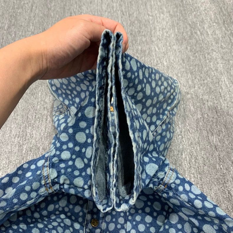 Louis Vuitton LOUIS VUITTON Blue polka-dot shirt with short sleeves Size US XL / EU 56 / 4 - 9 Thumbnail