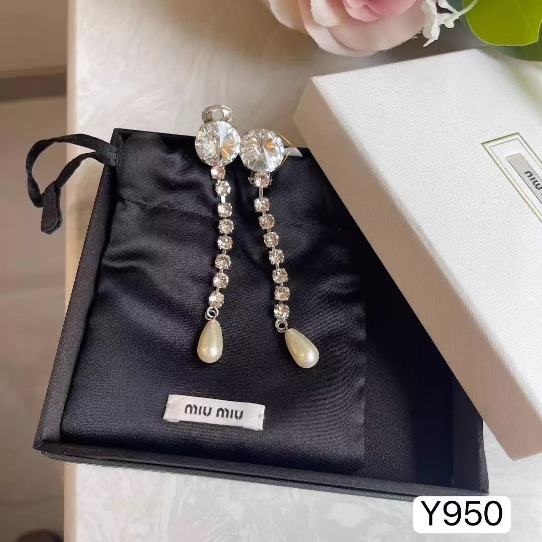 Miu Miu MIU MIU Women's Crystal Tassel Ear Clips Like New Size ONE SIZE - 2 Thumbnail