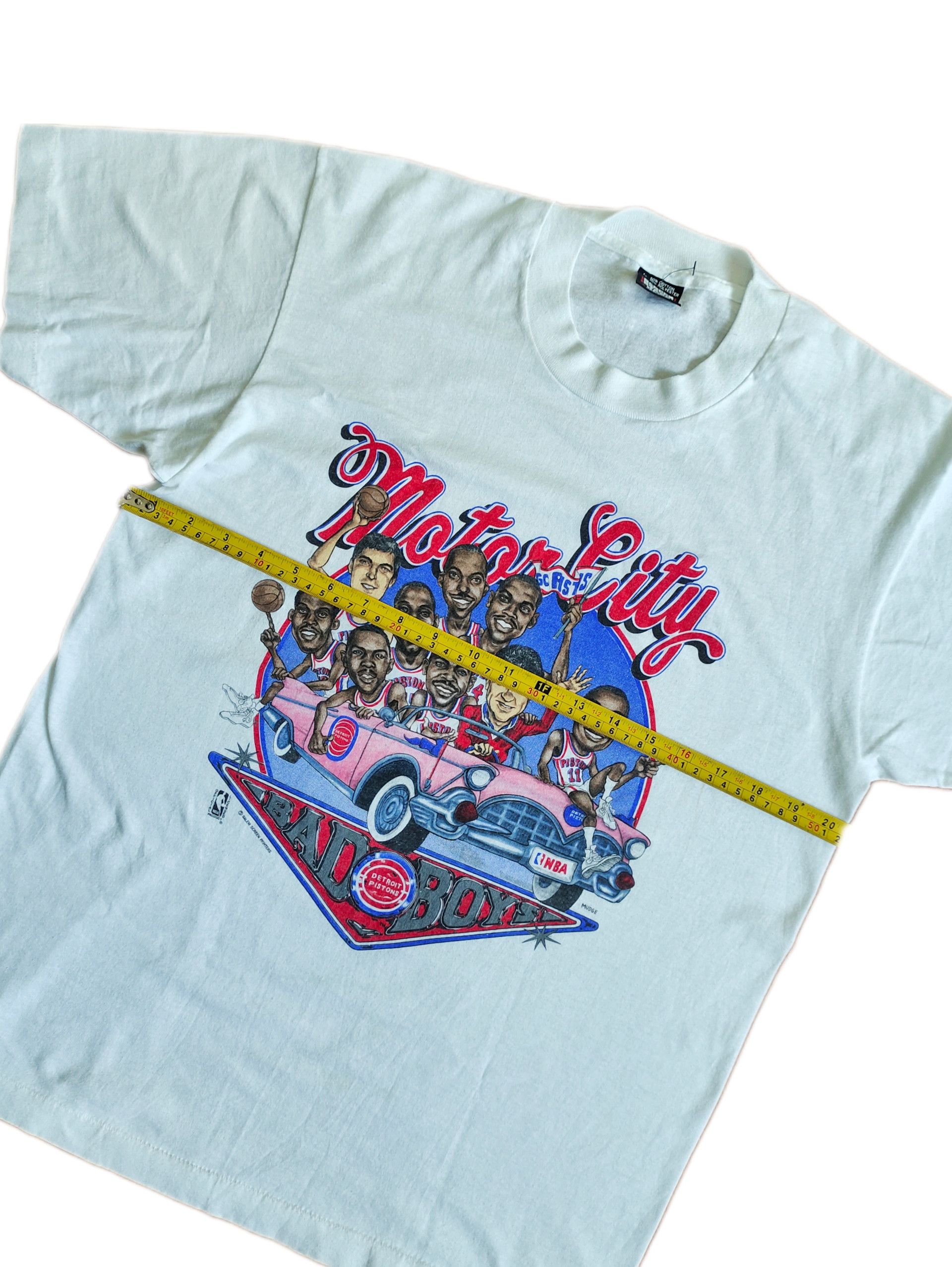 Salem Sportswear × Vintage Vintage Detroit Pistons "Motor City" Caricature 90s T-shirt Size US L / EU 52-54 / 3 - 6 Thumbnail