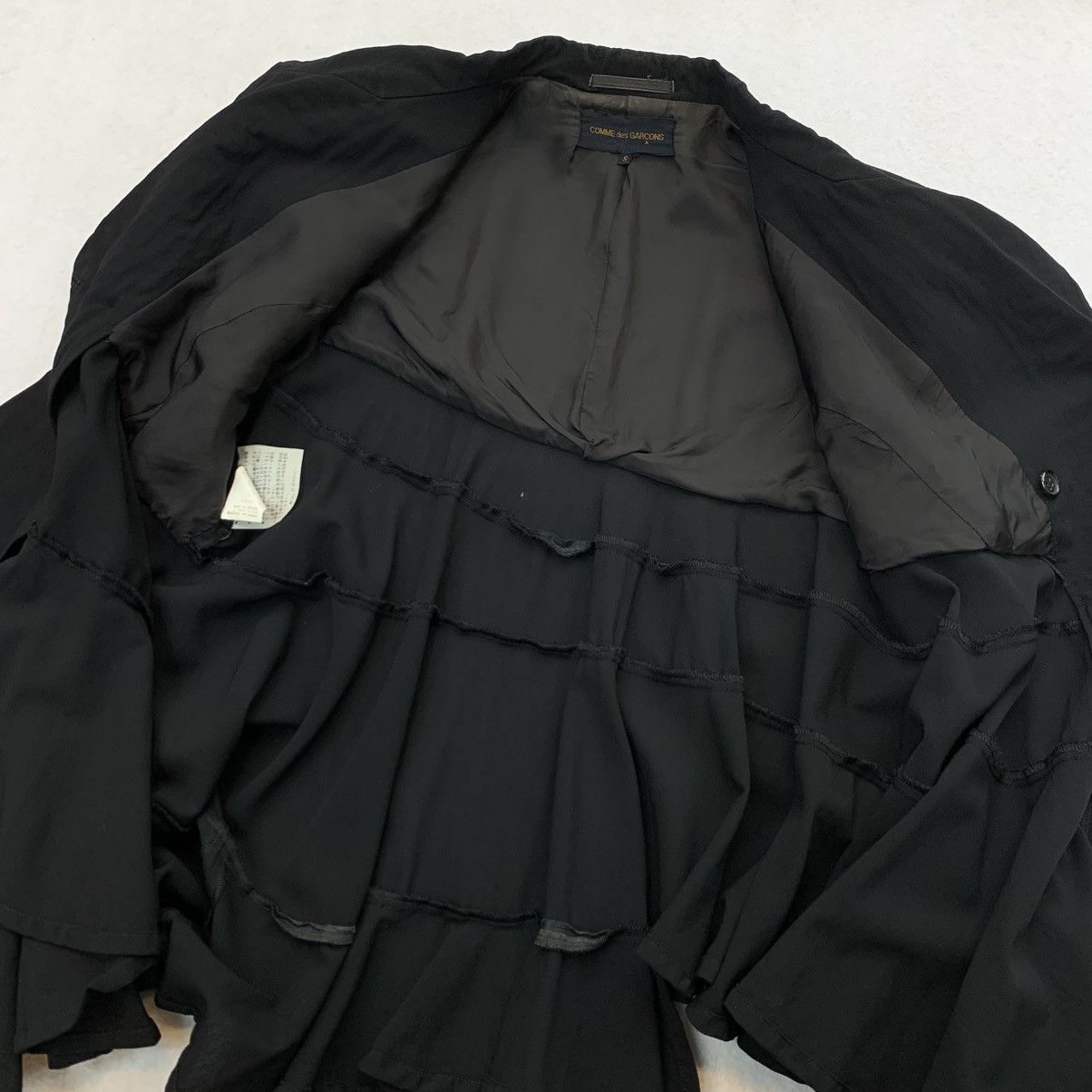 Comme des Garcons Comme des Garçons SS1988 "Frontless, Lame Sequins" Blazer Size S / US 4 / IT 40 - 10 Thumbnail