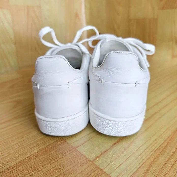 Louis Vuitton Louis Vuitton White Frontrow Fashion Sneakers for Women -25 Size US 5 / IT 35 - 3 Thumbnail
