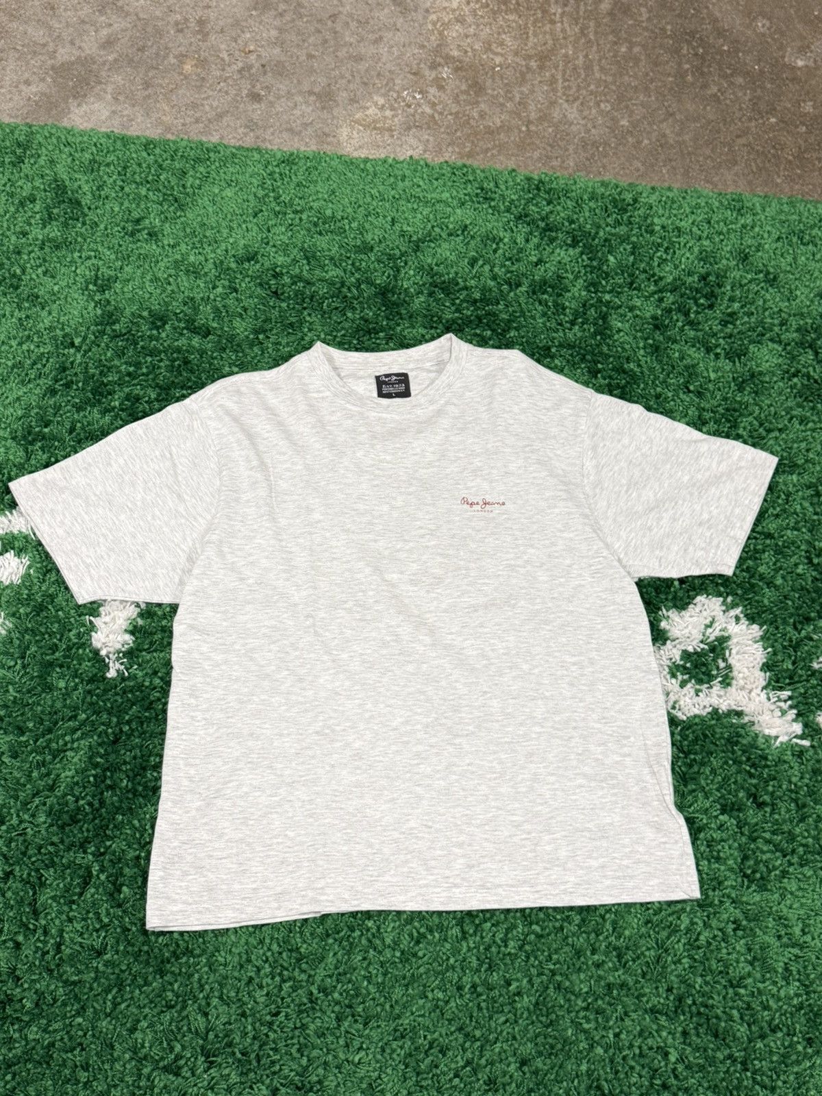 Pepe Jeans Pepe Jeans Cursive Script Embroidered Logo Tee London Size US L / EU 52-54 / 3 - 1 Thumbnail