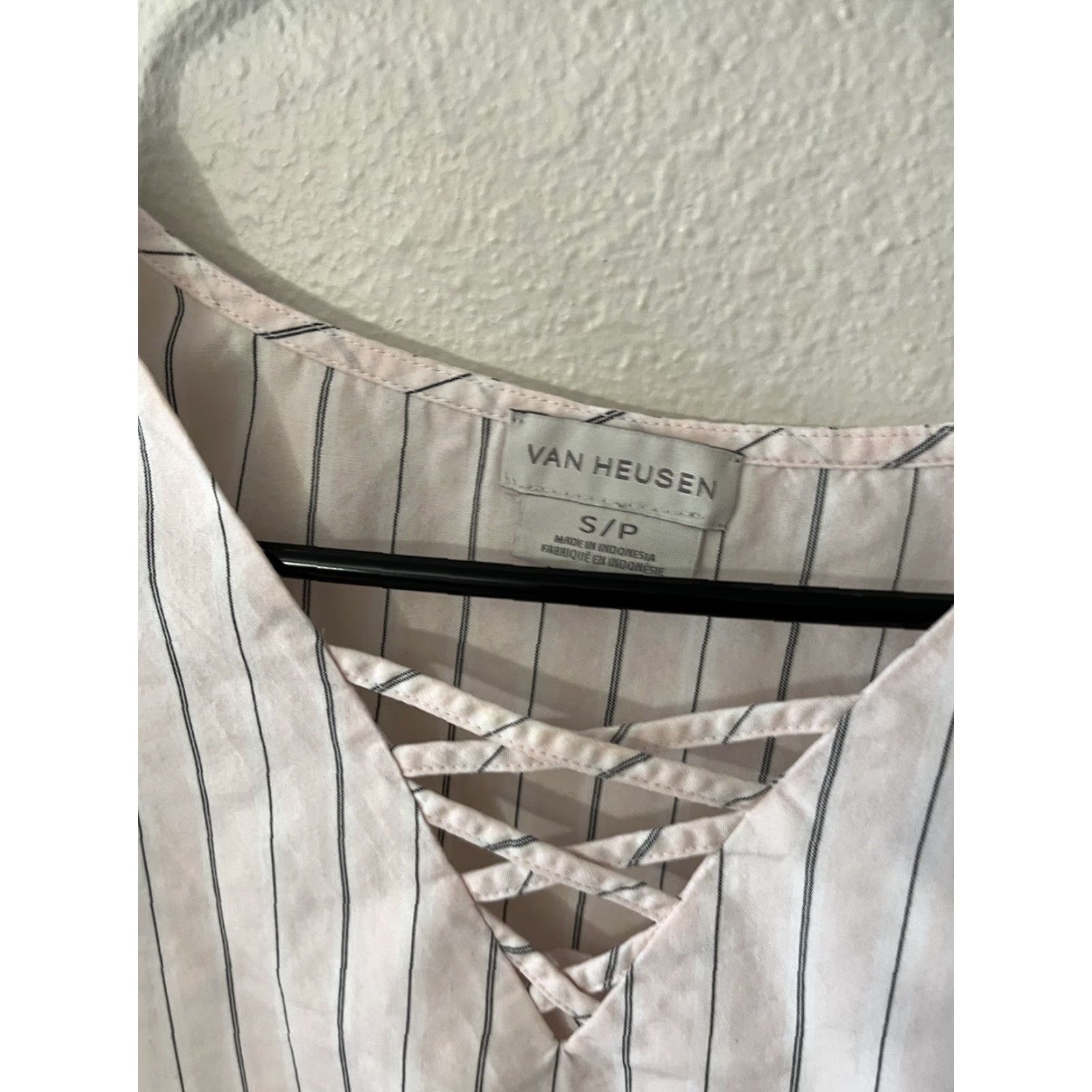 Van Heusen Van Heusen Women’s Blouse Pink White Striped V-Neck 3/4 Sleeve S Knit Polyester 100% Regular Size S / US 4 / IT 40 - 3 Thumbnail